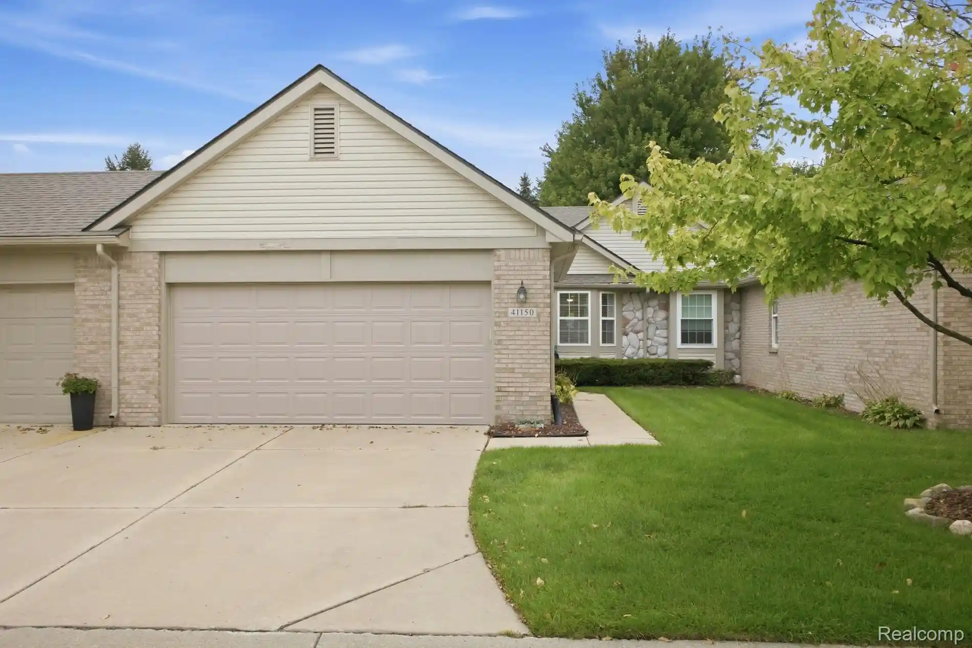 Photo 1 of Condo for sale at 41150 Bermuda Dr, Sterling Heights, MI 48314 | MLS# 20261076816 | Listing updated on 2026-10-29