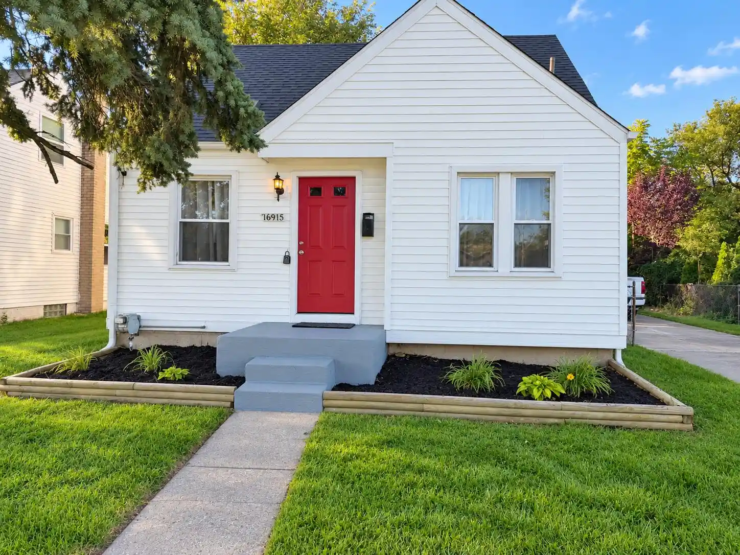 Photo 1 of Single family home for sale at 16915 W 12 Mile Rd, Southfield, MI 48076 | MLS# 81026050620 | Listing updated on 2026-10-14