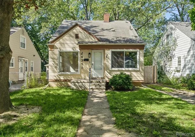 Photo 1 of Single family home for sale at 24351 Parklawn St, Oak Park, MI 48237 | MLS# 20261076971 | Listing updated on 2026-10-27