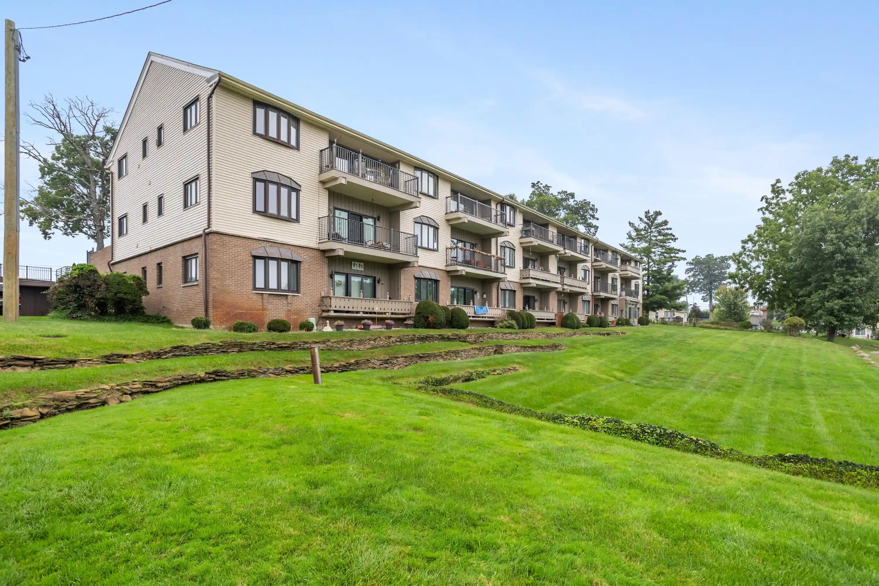 Photo 1 of Condo for sale at 225 W Columbia Ave #10, Battle Creek, MI 49015 | MLS# 64026050663 | Listing updated on 2026-09-23