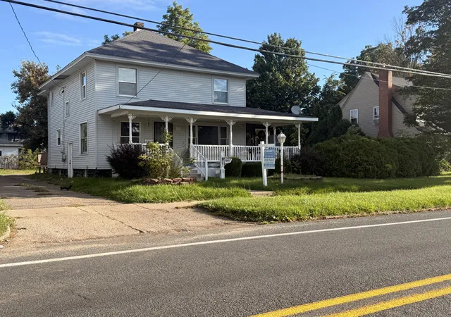 Photo 1 of Single family home for sale at 116 W Territorial Rd, Battle Creek, MI 49015 | MLS# 66026050731 | Listing updated on 2026-10-29