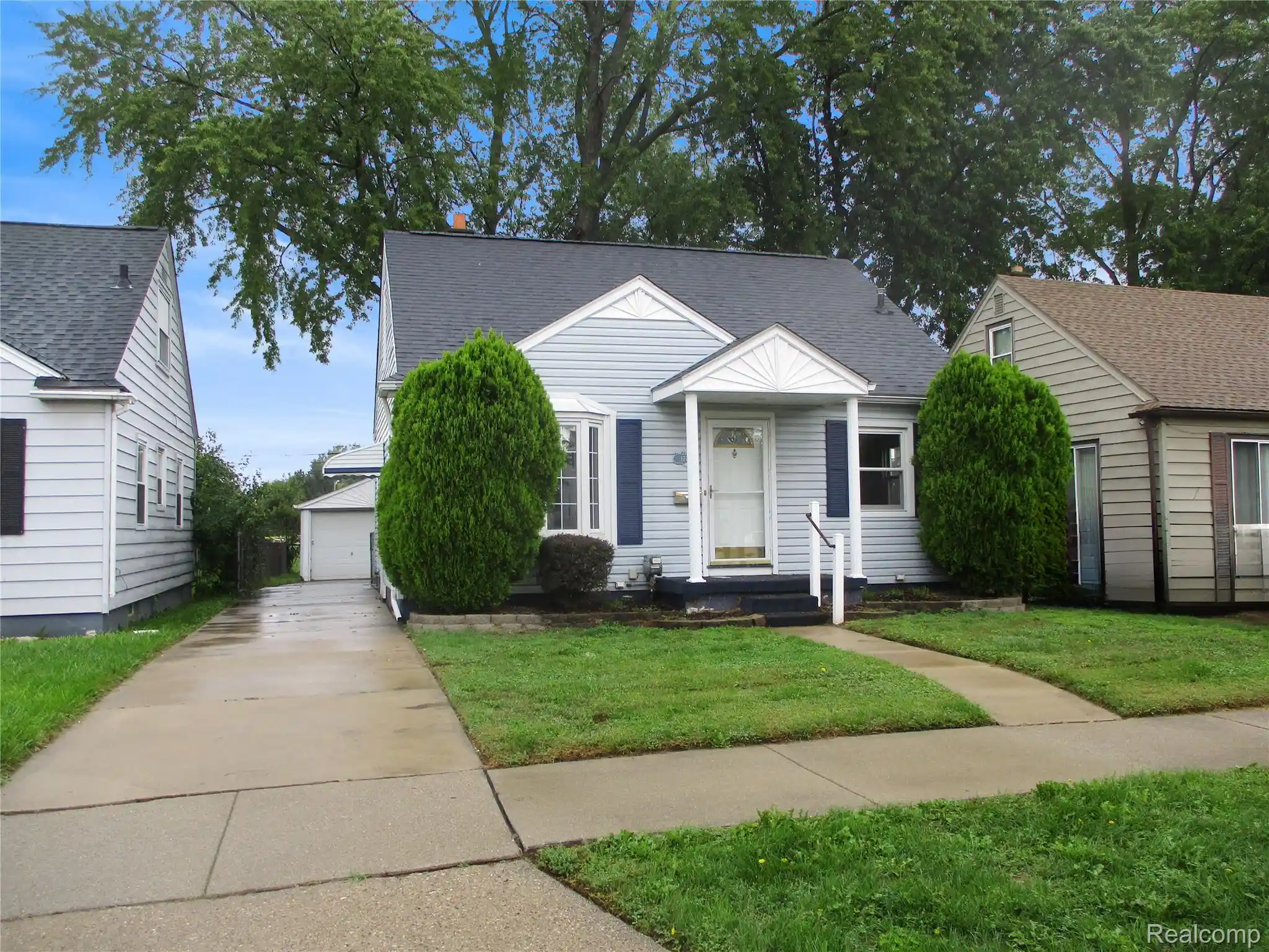 Photo 1 of Single family home for sale at 17771 Wexford St, Roseville, MI 48066 | MLS# 20261077178 | Listing updated on 2026-10-23