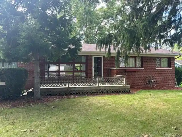 Photo 1 of Sale Pending at 20095 Huron River Dr, Rockwood, MI 48173 | MLS# 20261077192 | Listing updated on 2026-10-29