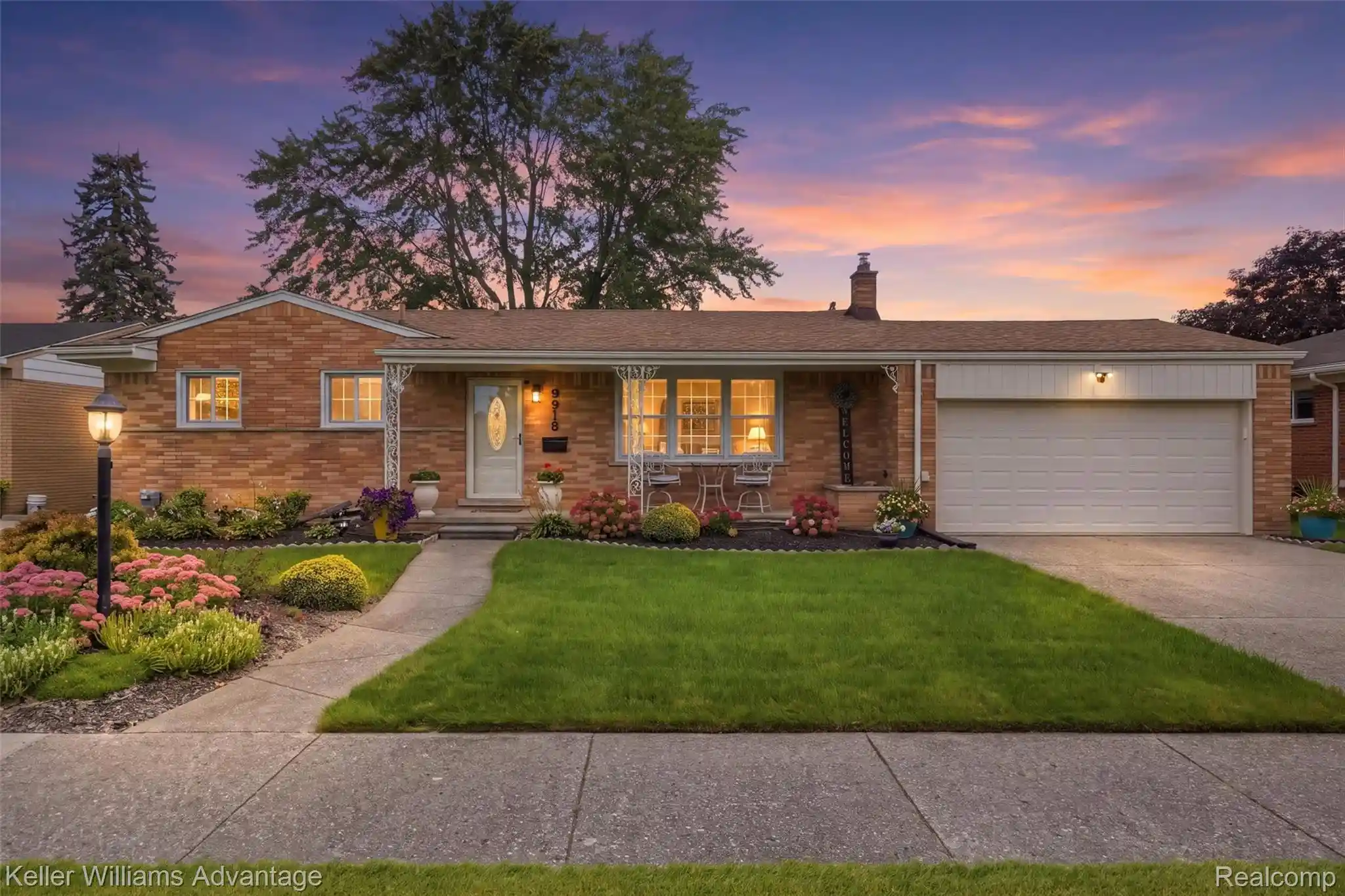 Photo 1 of Sale Pending at 9918 Hix Rd, Livonia, MI 48150 | MLS# 20261077254 | Listing updated on 2026-10-18