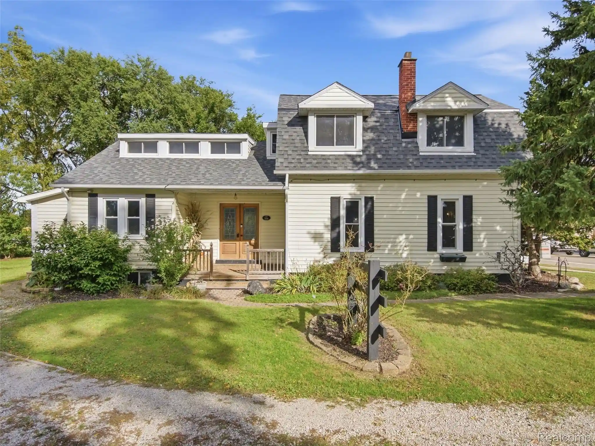 Photo 1 of Single family home for sale at 5815 Chicago Rd, Warren, MI 48092 | MLS# 20261077264 | Listing updated on 2026-10-17
