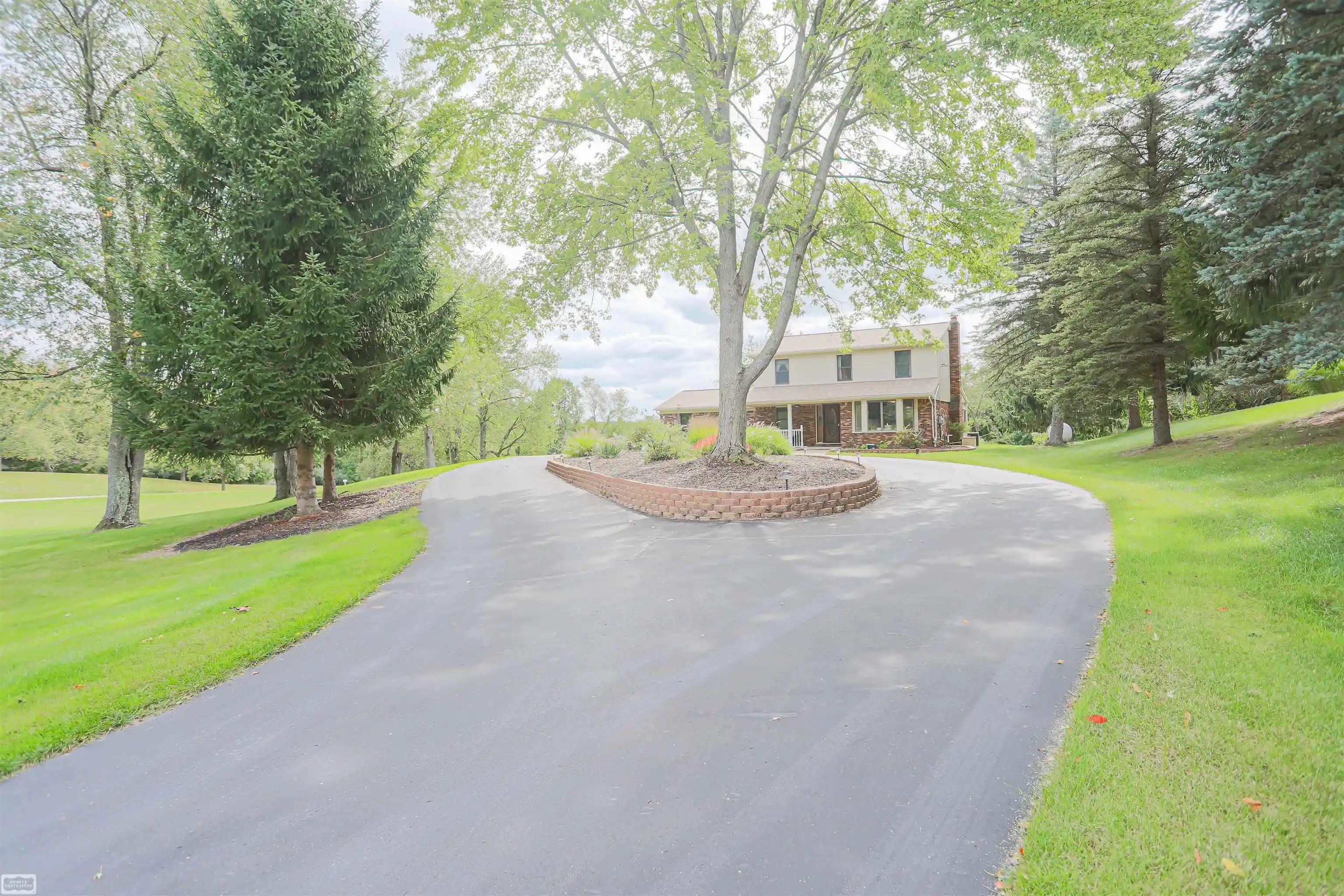 Photo 1 of Single family home for sale at 4900 Caravan Dr, Dryden, MI 48428 | MLS# 58050222815 | Listing updated on 2026-10-28
