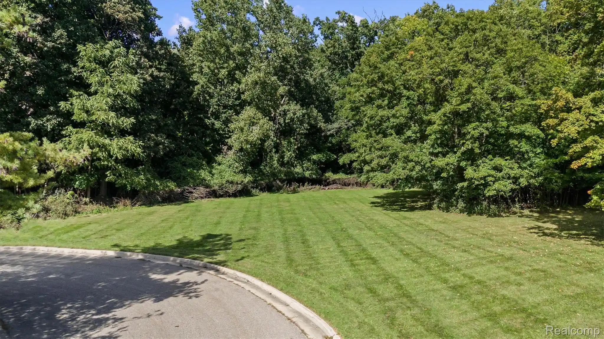 Photo 1 of Land for sale at 42 Beresford Ct, Bloomfield Hills, MI 48304 | MLS# 20261077284 | Listing updated on 2026-09-25