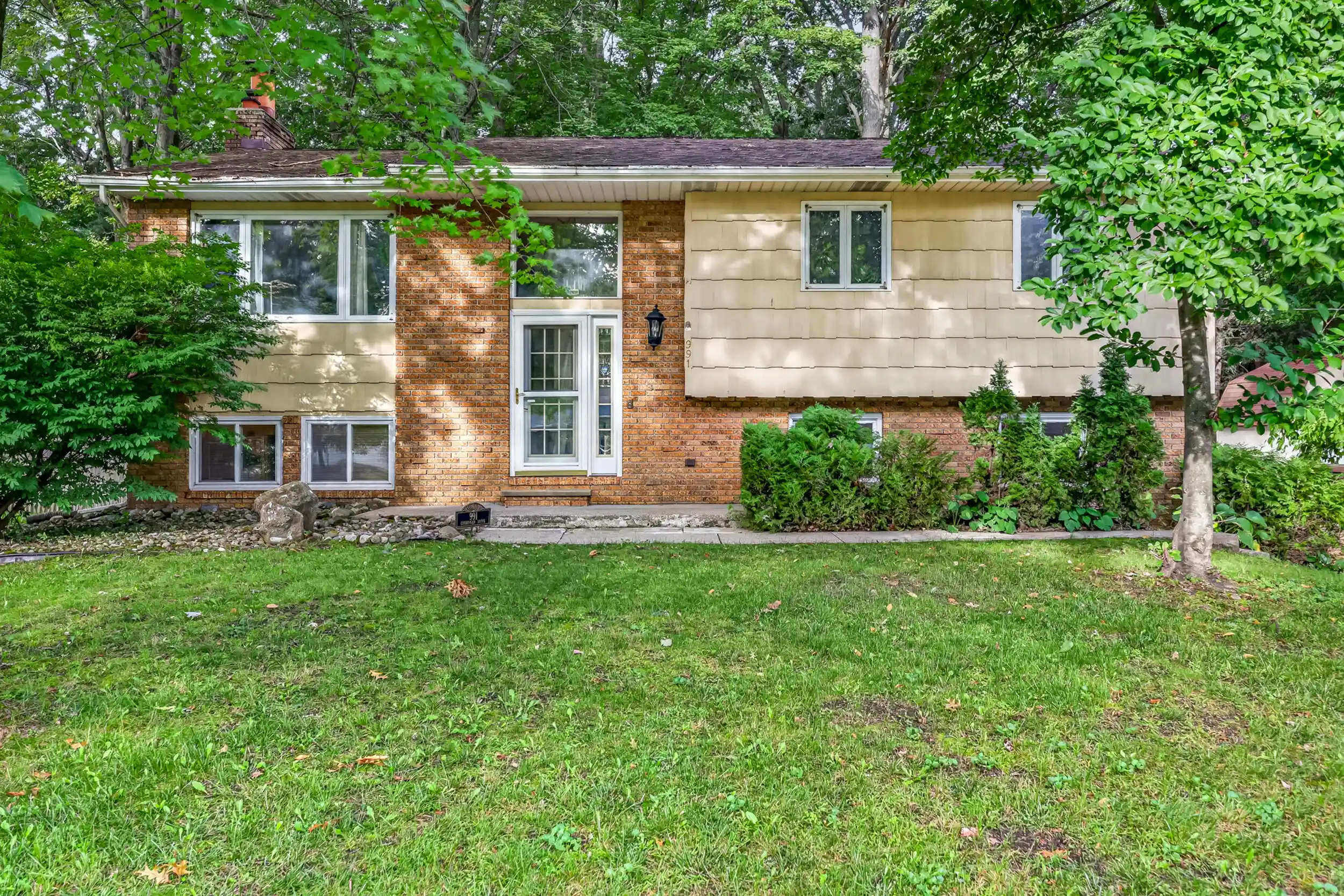 Single family home for sale at 991 Cheboygan Dr, Muskegon, MI 49445 | MLS# 71026050935