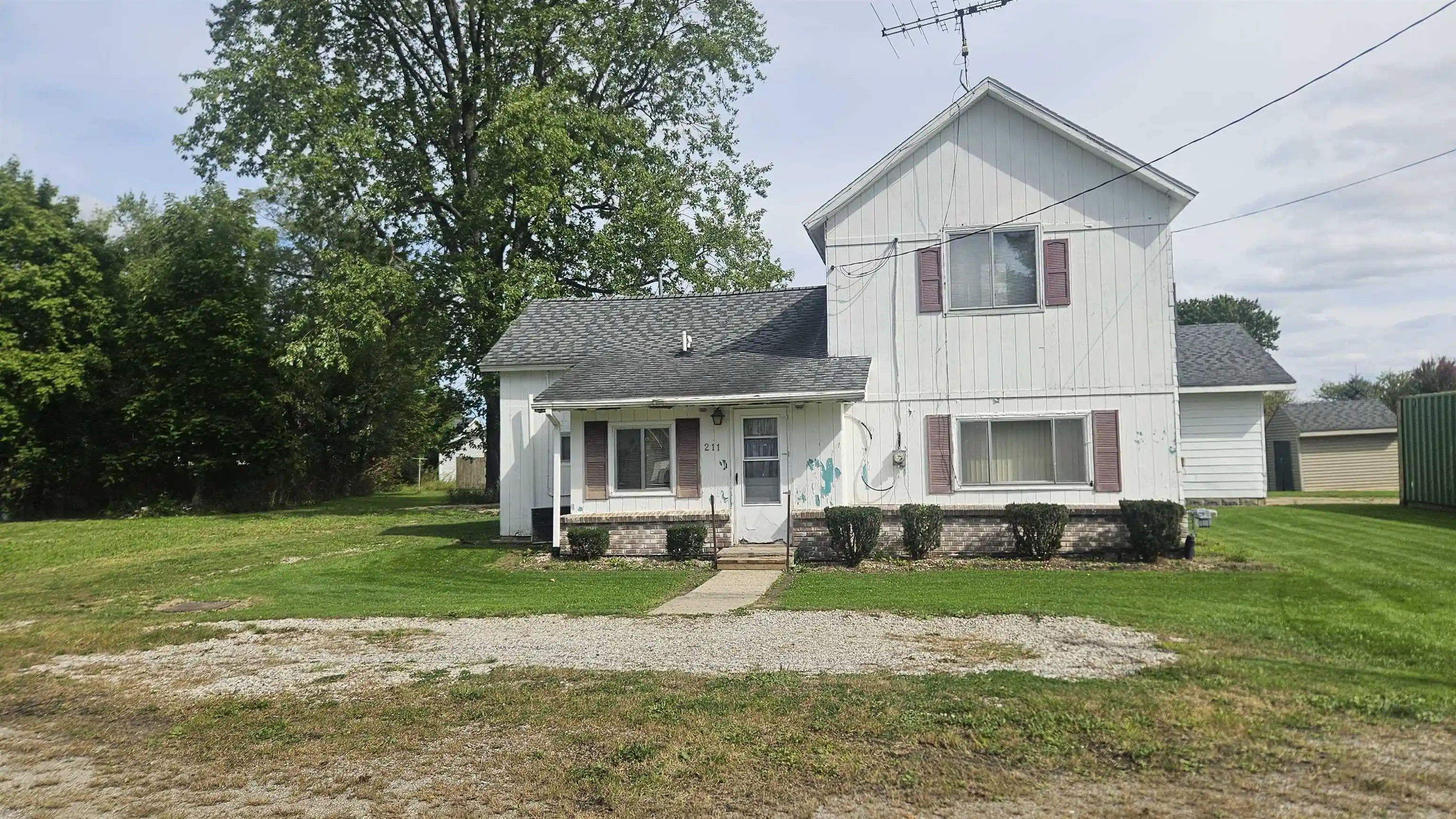 Photo 1 of Single family home for sale at 211 S Quarterline St, Ashley, MI 48806 | MLS# 79080073886 | Listing updated on 2026-09-27