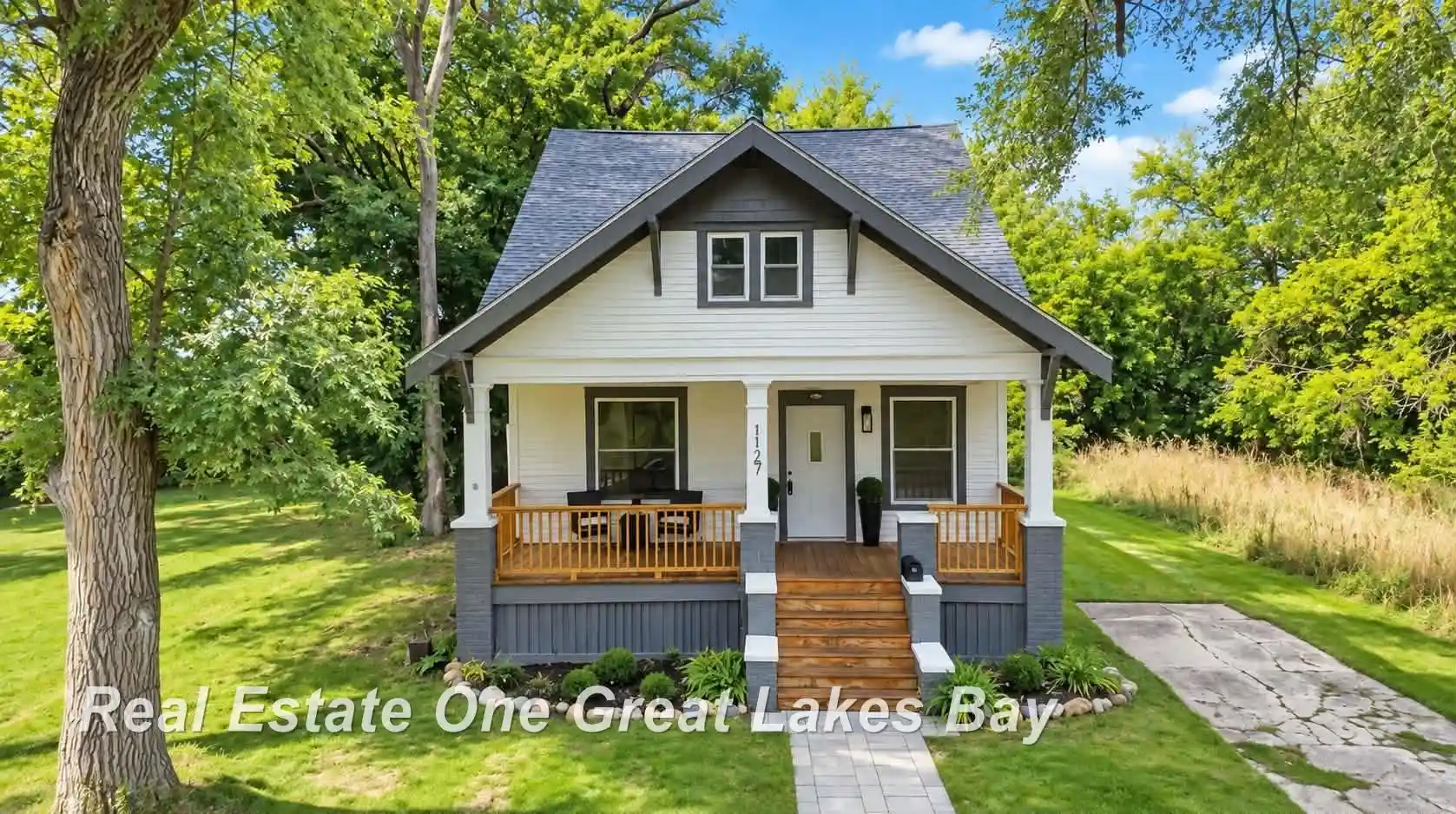 Photo 1 of Single family home for sale at 1127 Owen St, Saginaw, MI 48601 | MLS# 61050222868 | Listing updated on 2026-09-24