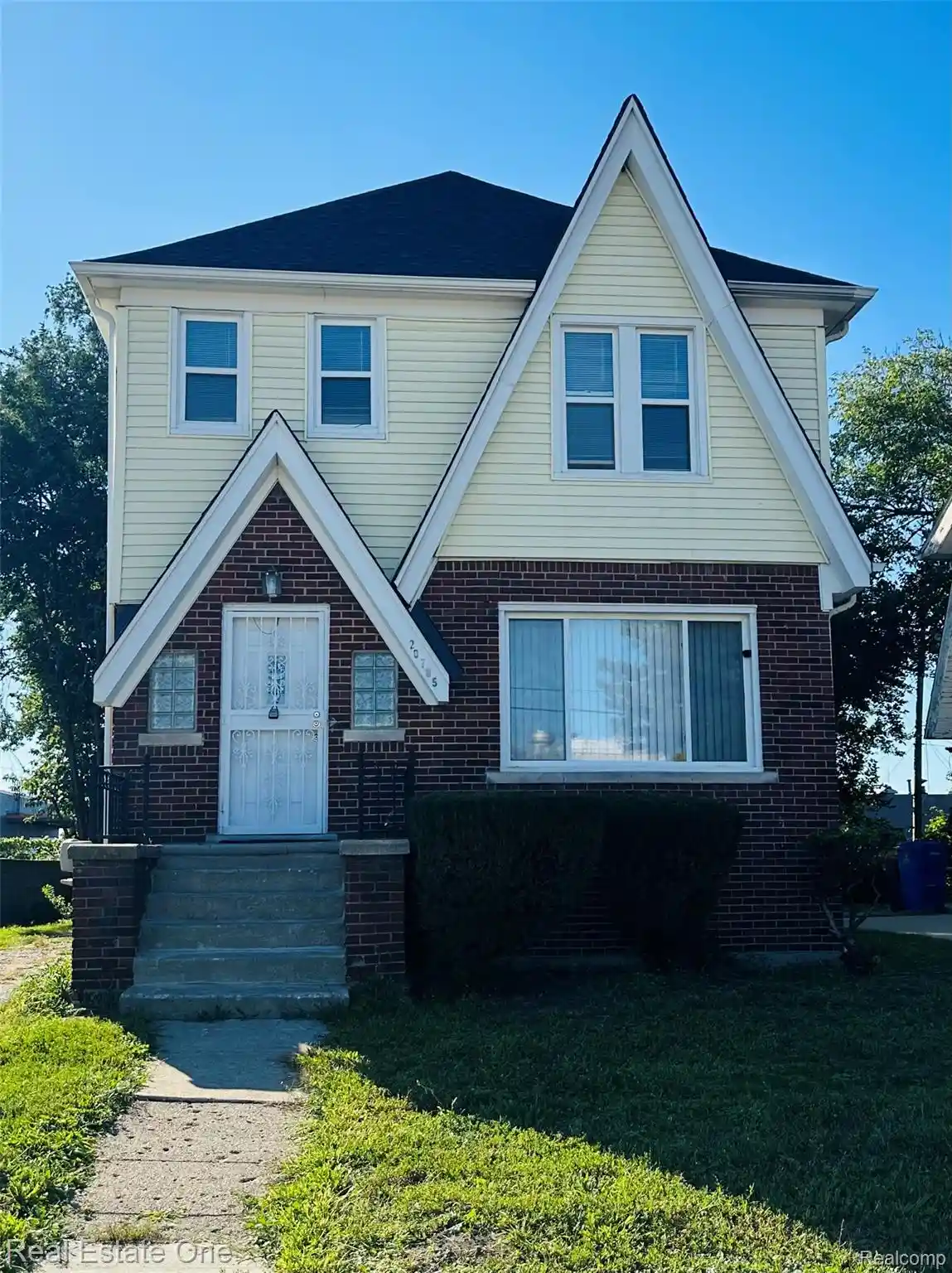 Photo 1 of Single family home for sale at 20785 Mendota Ave, Ferndale, MI 48220 | MLS# 20261077388 | Listing updated on 2026-10-02