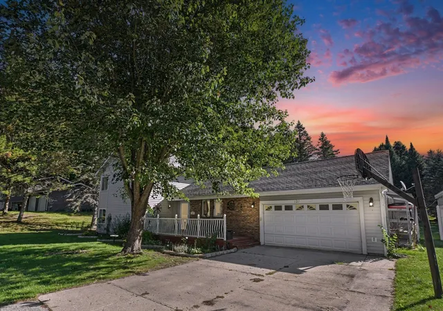 Photo 1 of Single family home for sale at 127 Blossom Ave, Cadillac, MI 49601 | MLS# 78080073894 | Listing updated on 2026-10-29