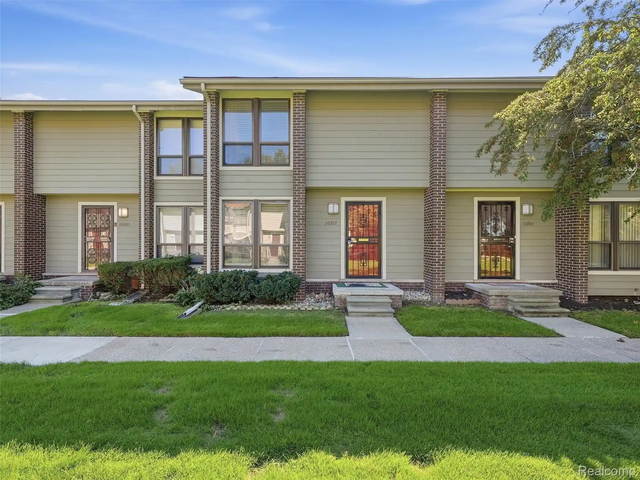 Photo 1 of Sale Pending at 20937 Sherman Ave, Southfield, MI 48033 | MLS# 20261077489 | Listing updated on 2026-10-01