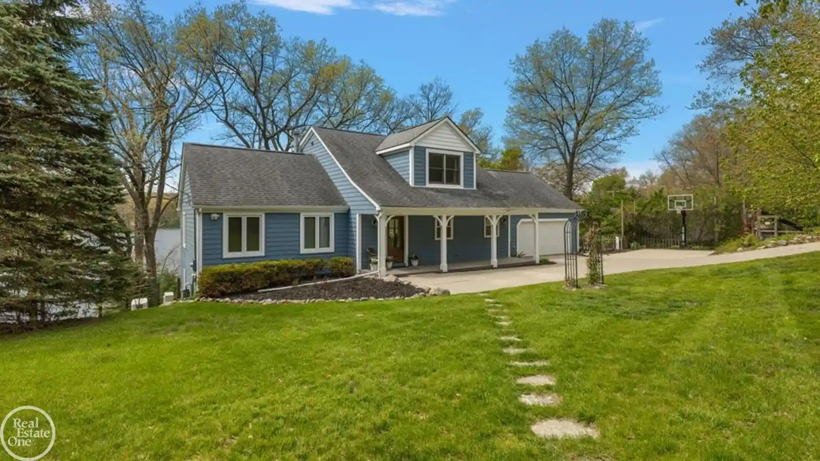 Photo 1 of Single family home for sale at 5231 Mattawa Dr, Clarkston, MI 48348 | MLS# 58050222908 | Listing updated on 2026-09-24