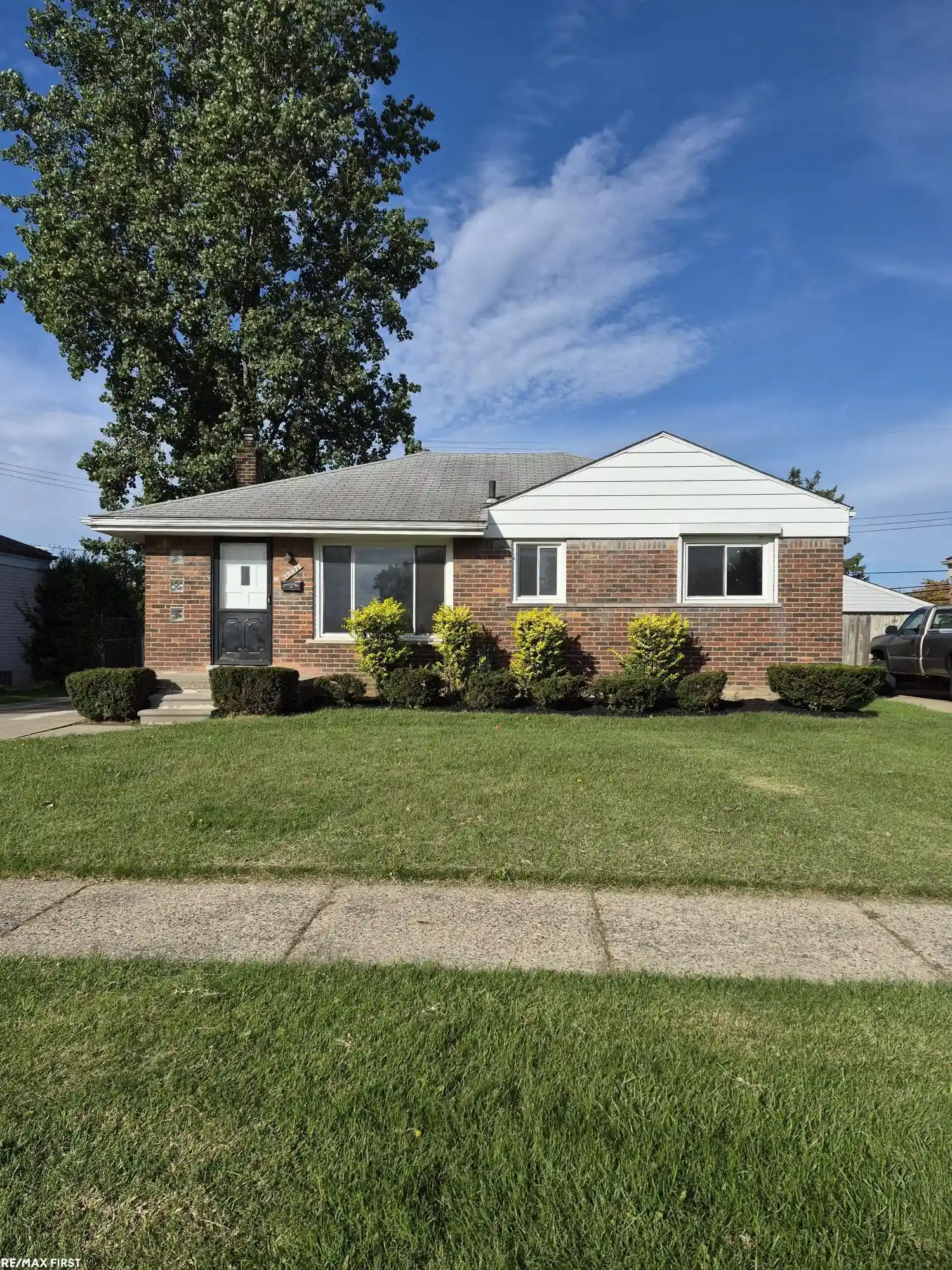 Photo 1 of Single family home for sale at 25071 Barbara St, Roseville, MI 48066 | MLS# 58050222924 | Listing updated on 2026-09-29