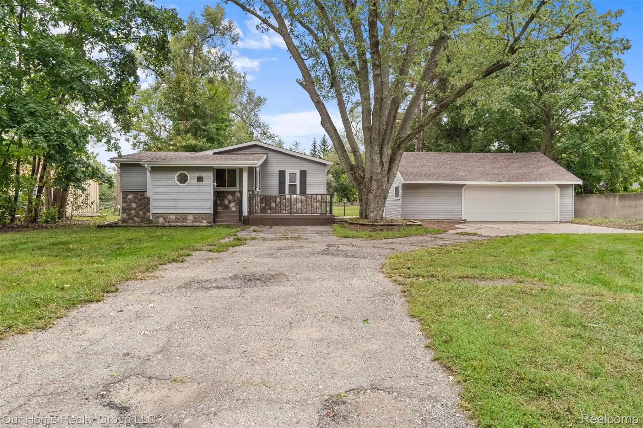 Photo 1 of Single family home for sale at 35520 Ronald St, Romulus, MI 48174 | MLS# 20261077600 | Listing updated on 2026-10-12