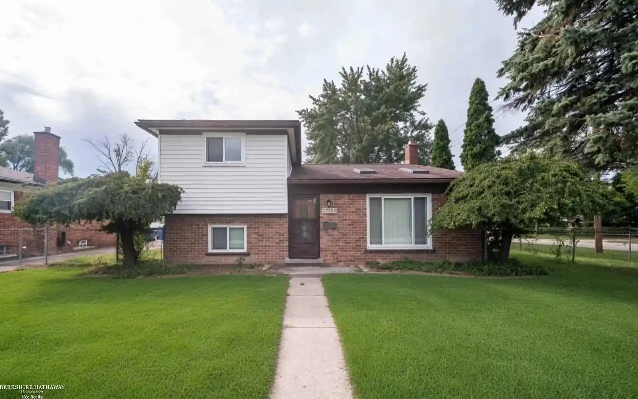 Photo 1 of Single family home for sale at 23937 Thomas St, Warren, MI 48091 | MLS# 58050222953 | Listing updated on 2026-10-22