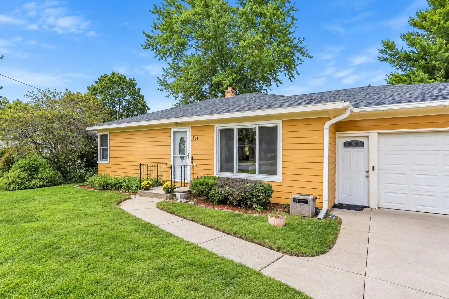 Photo 1 of Sale Pending at 731 66th Street Se, Grand Rapids, MI 49548 | MLS# 65026051203 | Listing updated on 2026-10-02