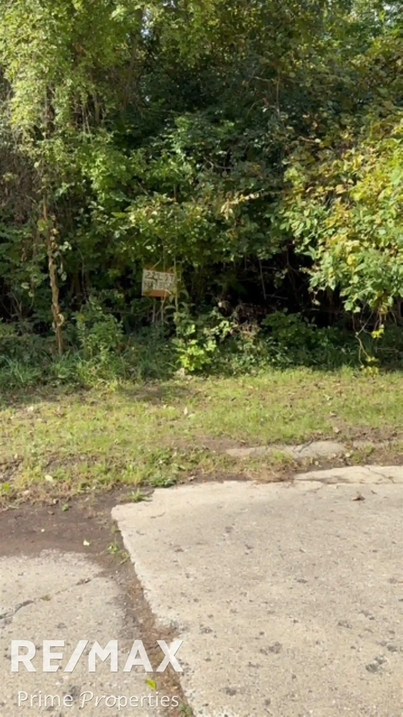 Photo 1 of Land for sale at 00 River Oaks Dr, Flint, MI 48532 | MLS# 5050222986 | Listing updated on 2026-09-25