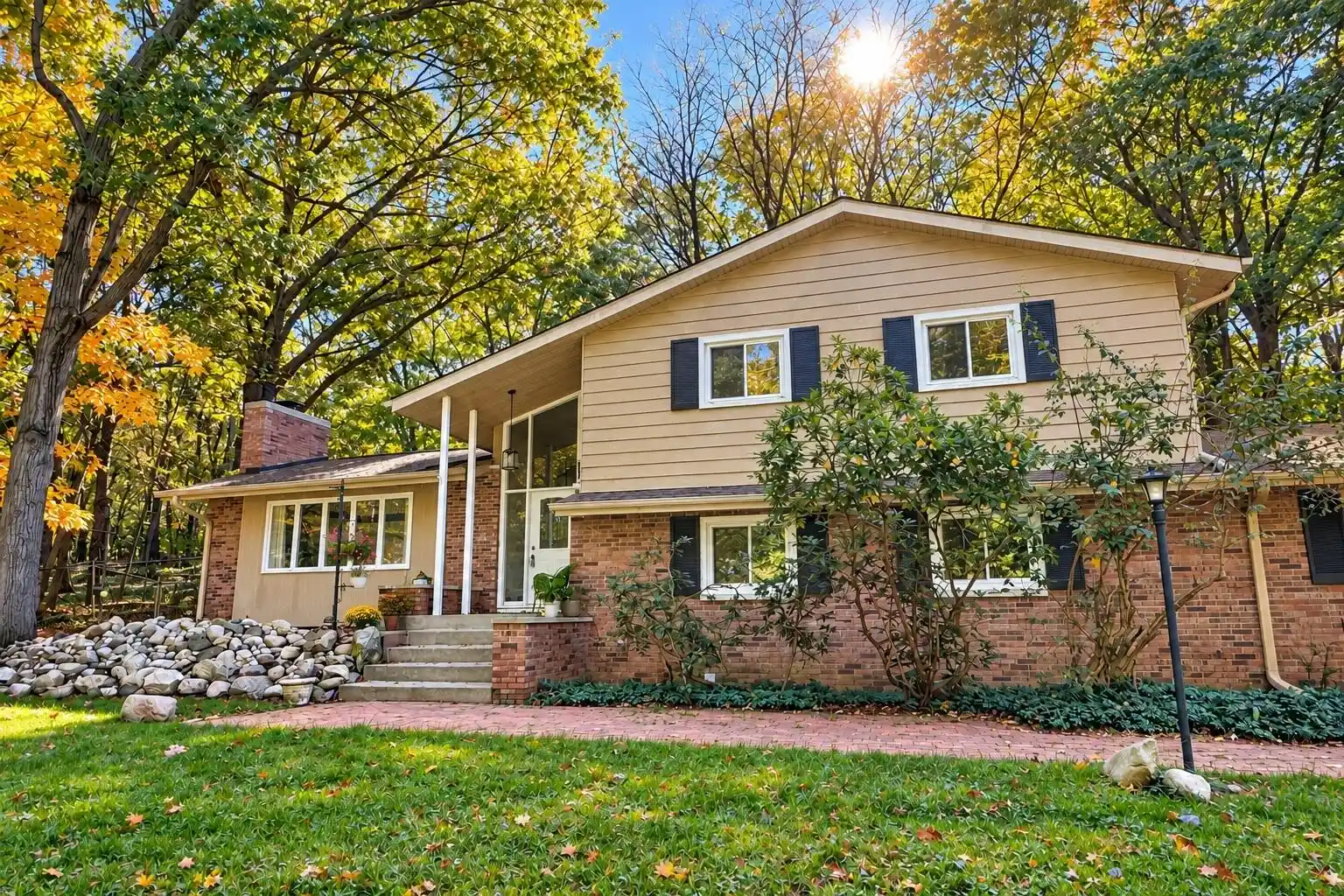 Photo 1 of Single family home for sale at 1021 Hol Hi Dr, Kalamazoo, MI 49008 | MLS# 66026051246 | Listing updated on 2026-10-27