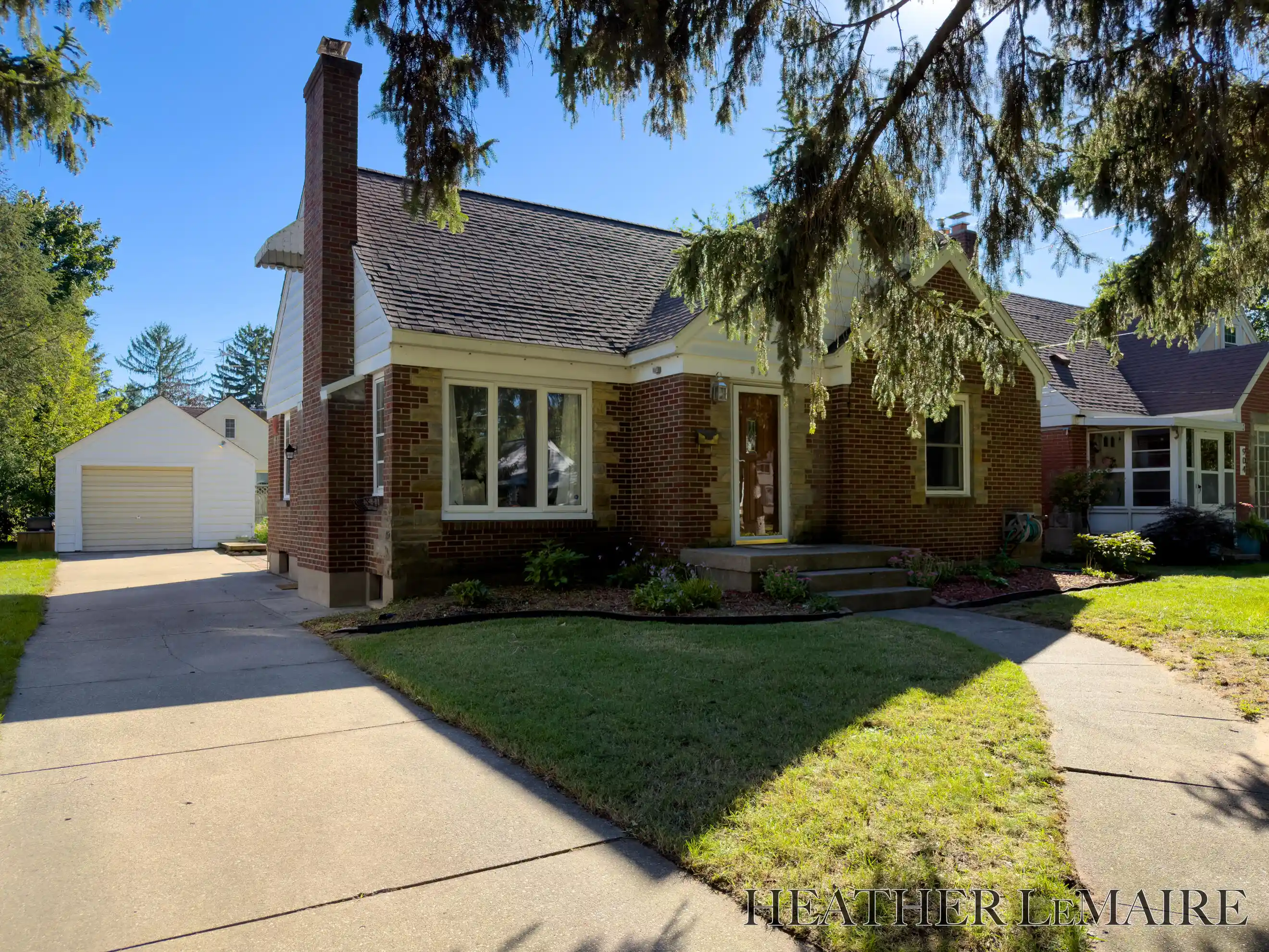 Photo 1 of Single family home for sale at 910 Nevada St Se, Grand Rapids, MI 49507 | MLS# 65026051280 | Listing updated on 2026-10-15