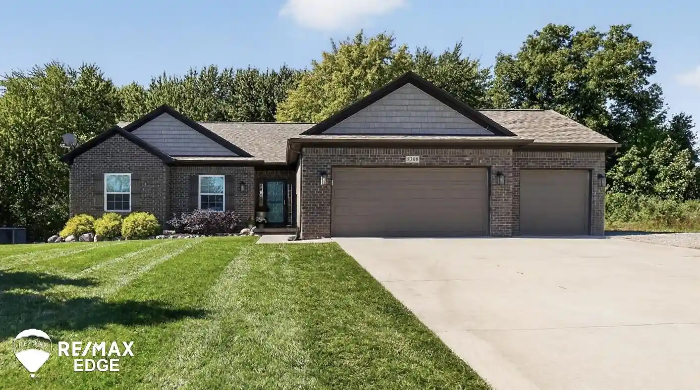 Photo 1 of Single family home for sale at 8308 Peninsula Cir, Grand Blanc, MI 48439 | MLS# 5050223022 | Listing updated on 2026-10-27