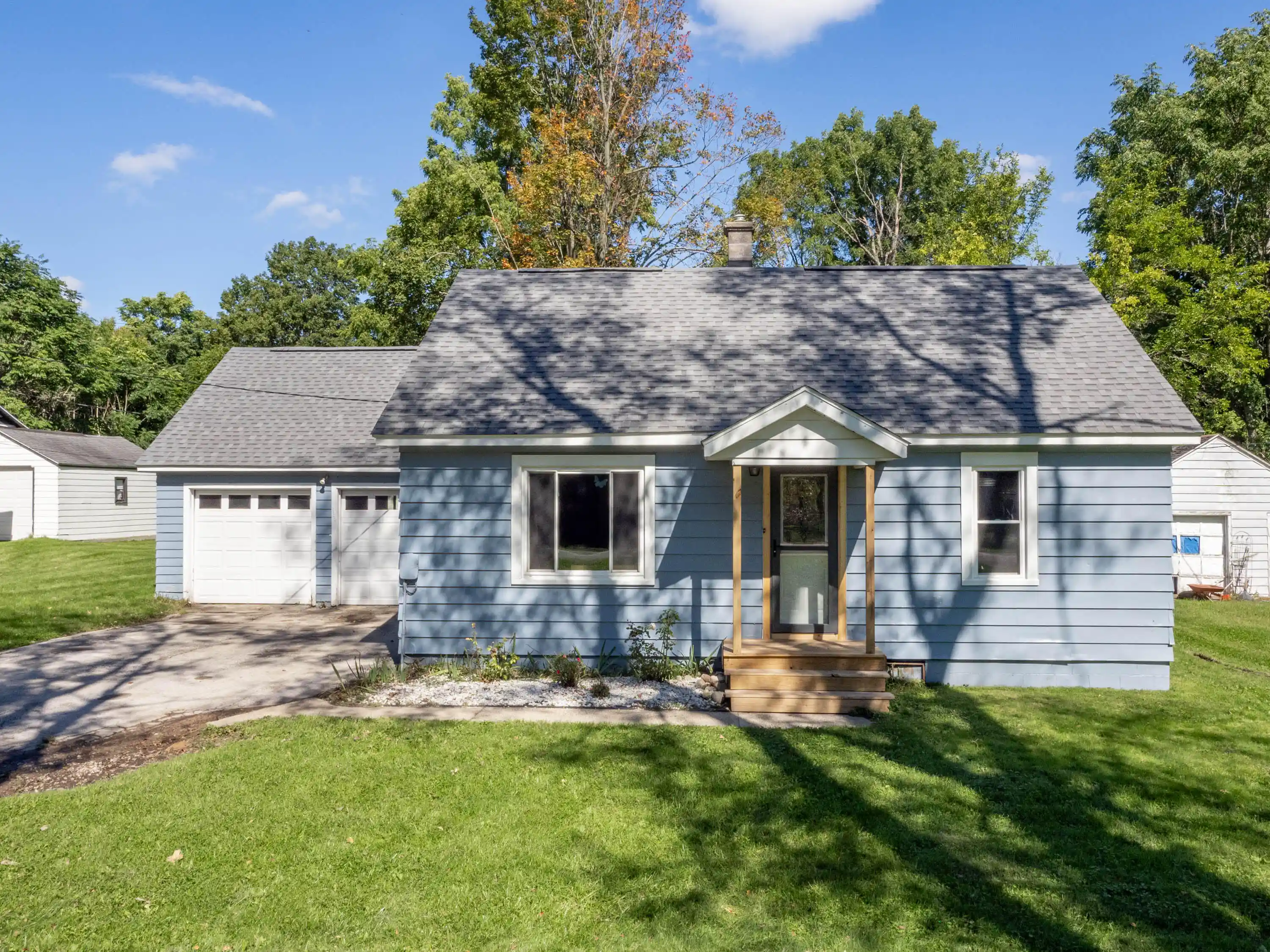 Photo 1 of Sale Pending at 625 E Berrien St, Paw Paw, MI 49079 | MLS# 66026051343 | Listing updated on 2026-09-30
