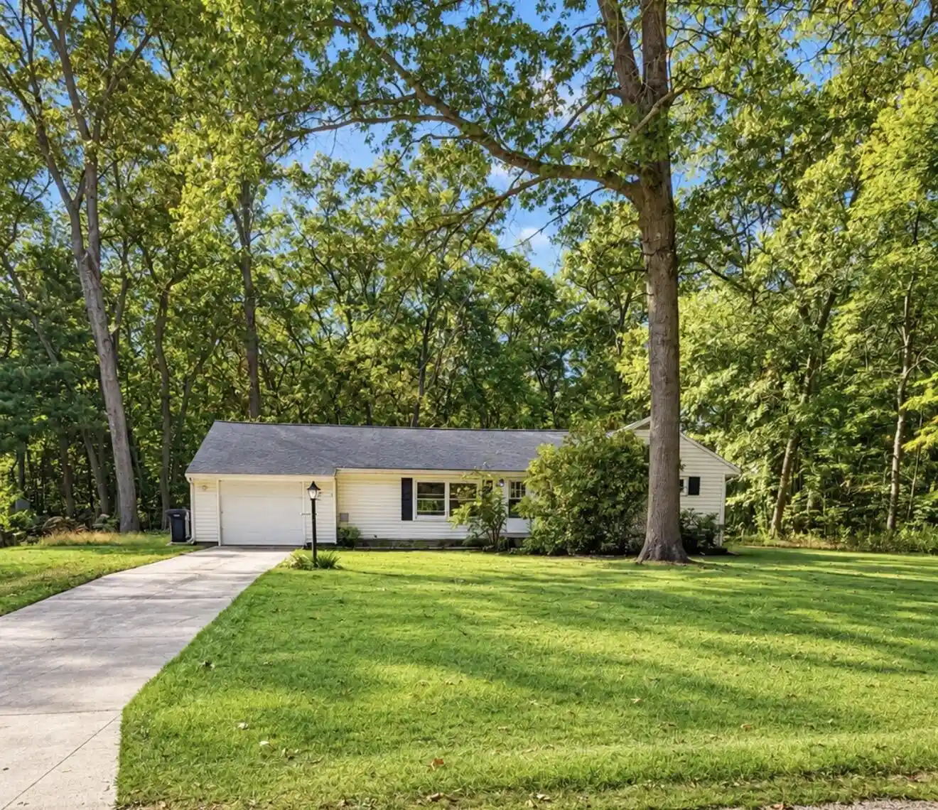 Photo 1 of Single family home for sale at 1765 Creston St, Muskegon, MI 49445 | MLS# 71026051377 | Listing updated on 2026-10-21