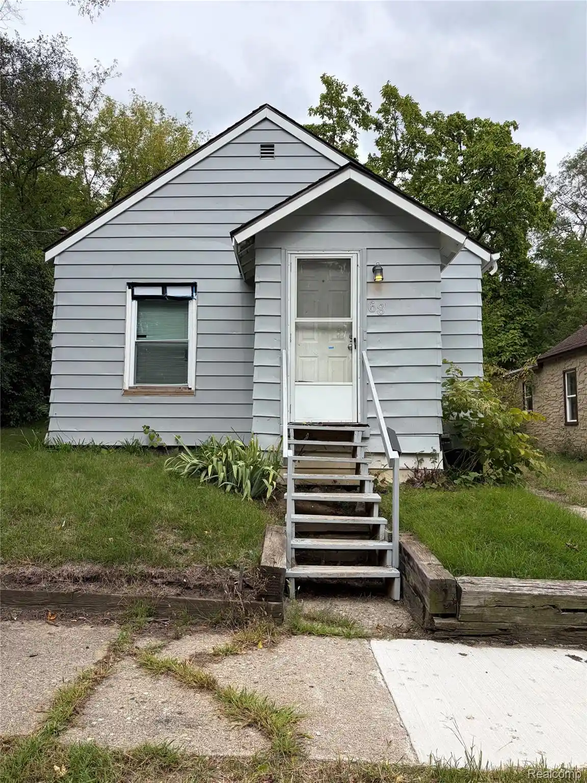 Photo 1 of Single family home for sale at 68 W Rundell St, Pontiac, MI 48342 | MLS# 20261077905 | Listing updated on 2026-09-29