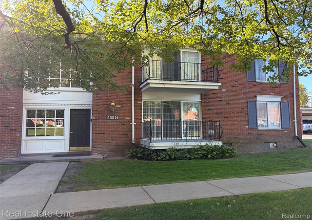 Photo 1 of Condo for sale at 430 N Fox Hills Dr, Bloomfield Hills, MI 48304 | MLS# 20261077913 | Listing updated on 2026-10-27