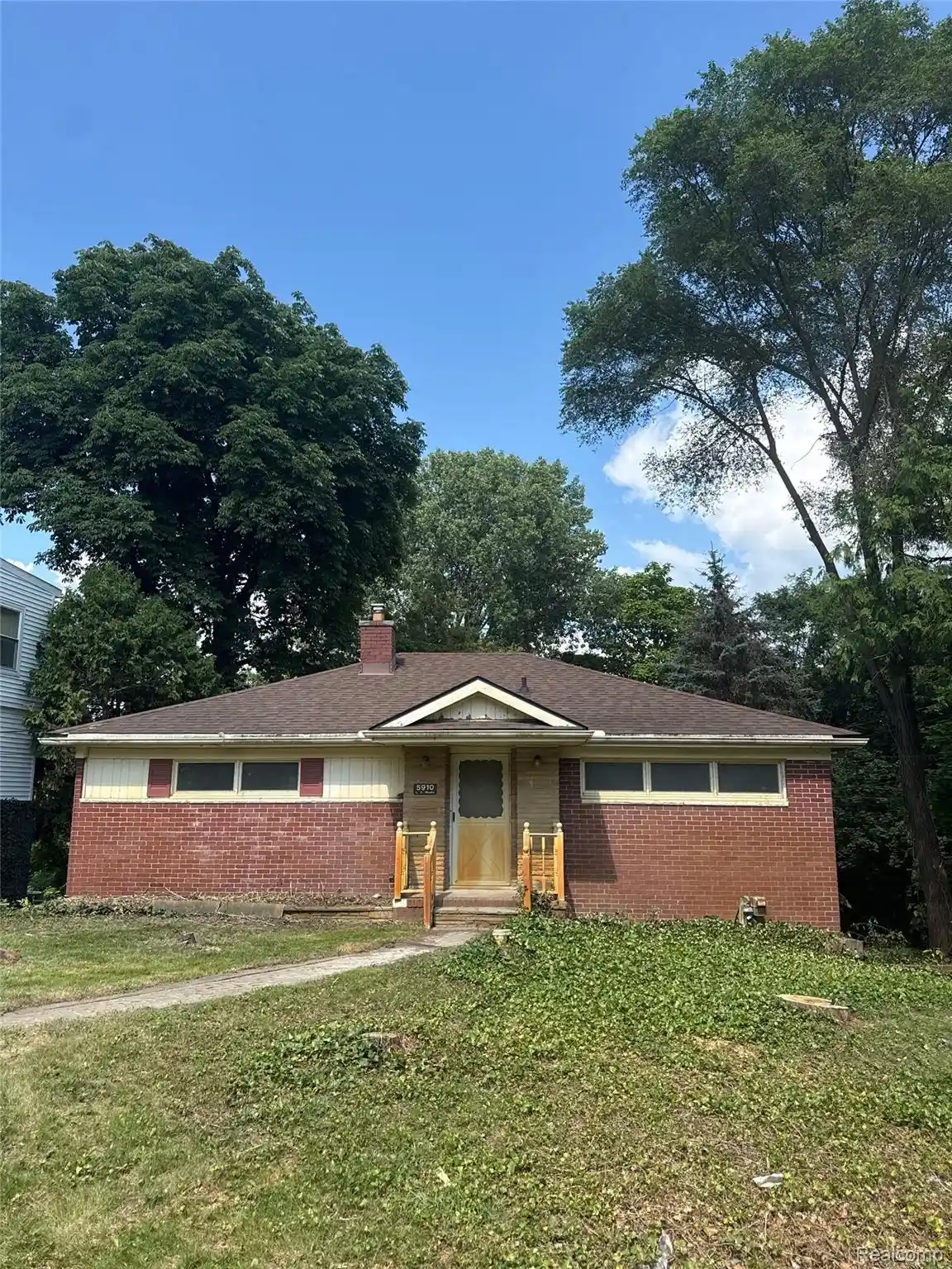 Photo 1 of Single family home for sale at 5910 Lakewood Blvd, Clarkston, MI 48346 | MLS# 20261077933 | Listing updated on 2026-10-19