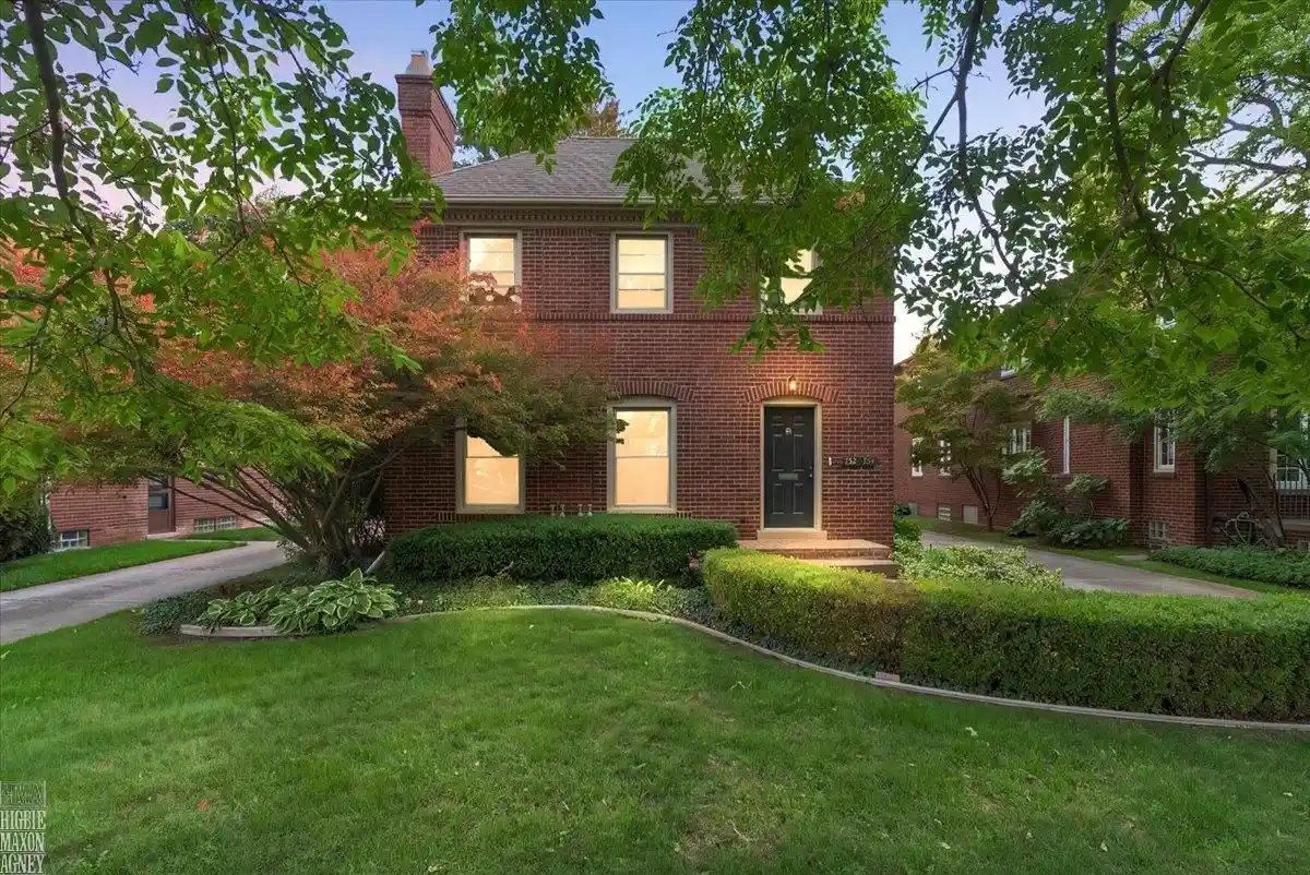 Photo 1 of Sale Pending at 752 754 Neff Rd, Grosse Pointe, MI 48230 | MLS# 58050223081 | Listing updated on 2026-10-28