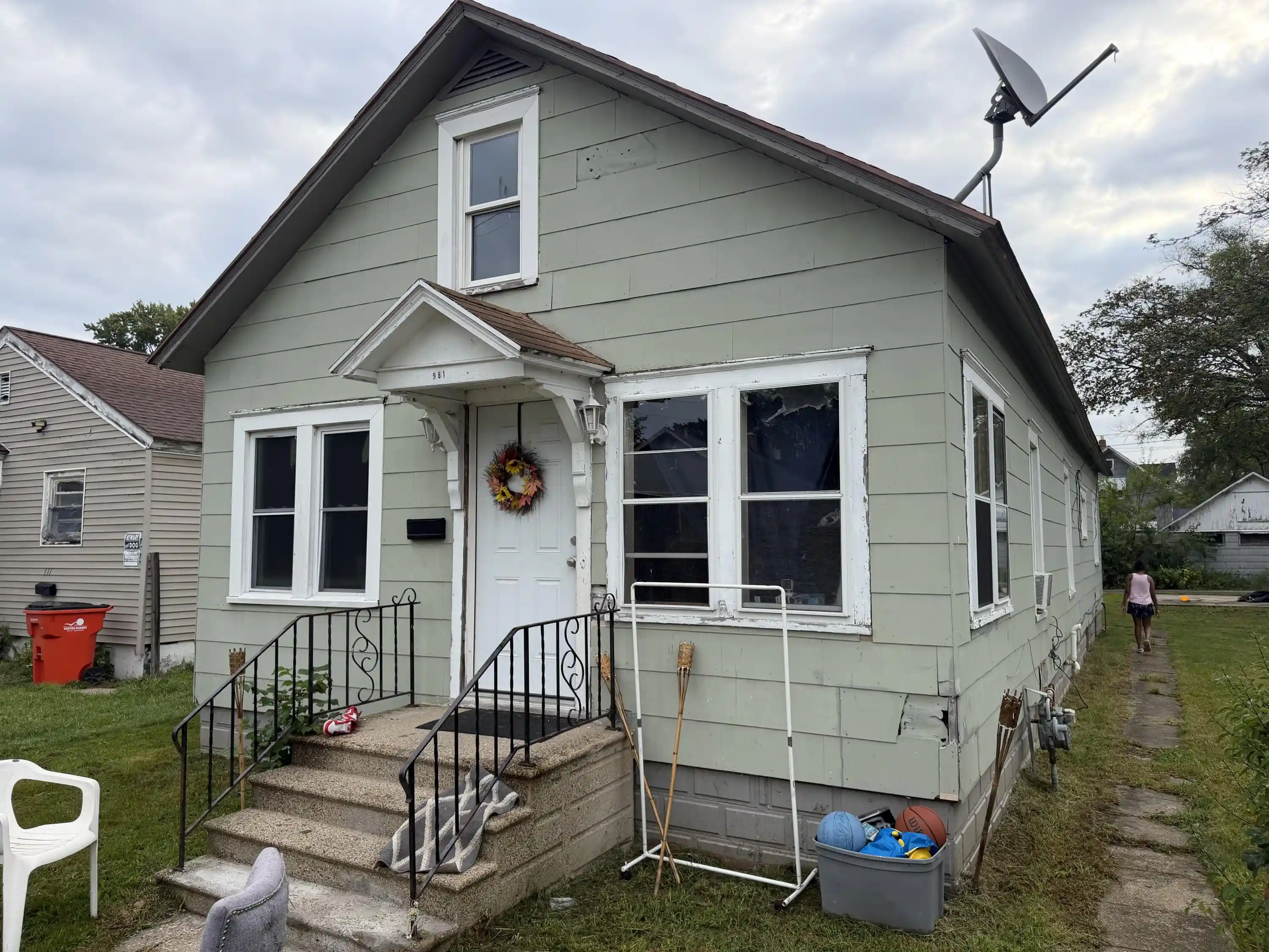 Photo 1 of Single family home for sale at 981 Pearl St, Benton Harbor, MI 49022 | MLS# 69026051447 | Listing updated on 2026-09-29