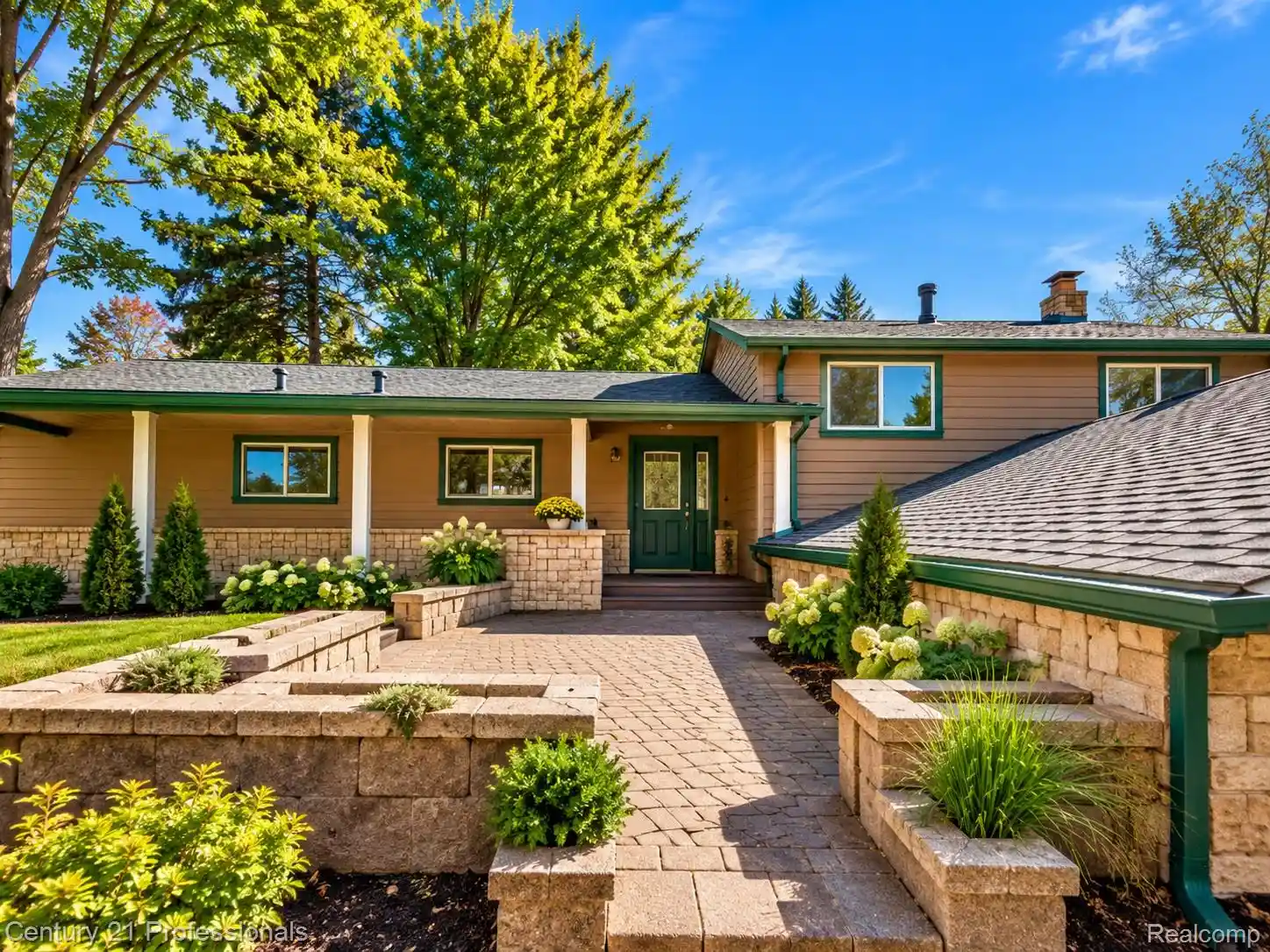 Photo 1 of Single family home for sale at 8380 Pine Knob Rd, Clarkston, MI 48348 | MLS# 20261078198 | Listing updated on 2026-10-24