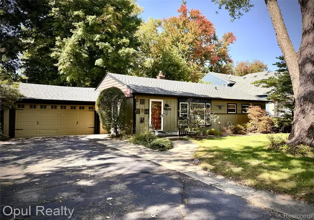 Single family home for sale at 18051 Floral St, Livonia, MI 48152 | MLS# 20261078241