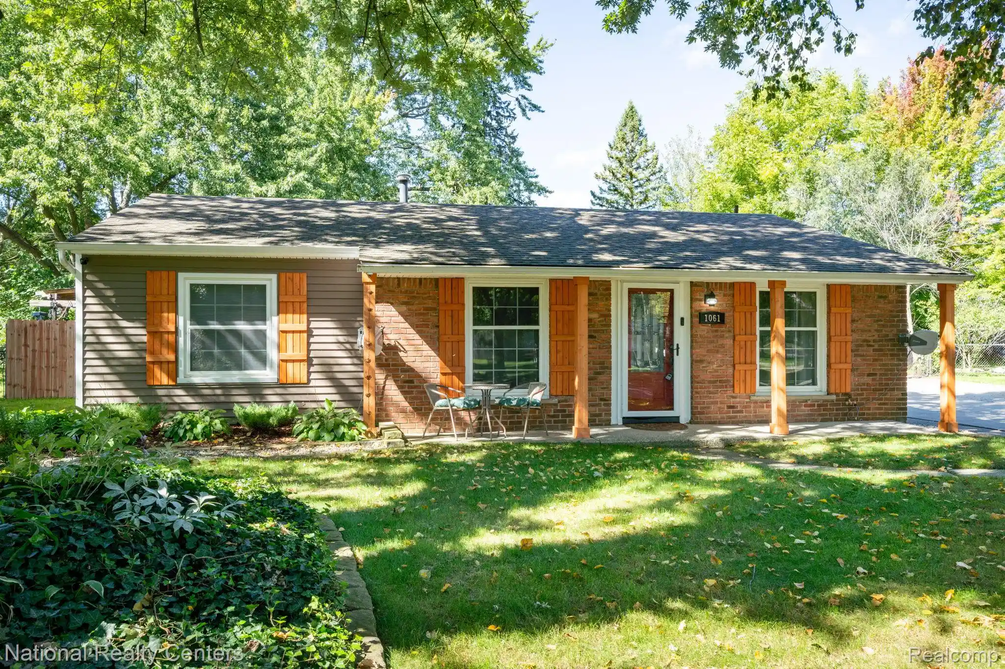Photo 1 of Sale Pending at 1061 Truwood Dr, Rochester Hills, MI 48307 | MLS# 20261078279 | Listing updated on 2026-10-19