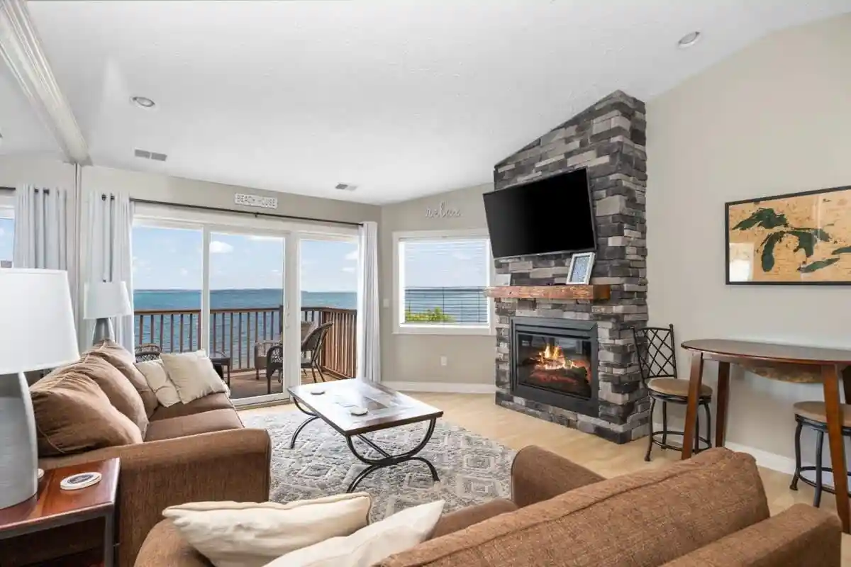 Photo 1 of Condo for sale at 1995 Us 31 N, Traverse City, MI 49686 | MLS# 78080073983 | Listing updated on 2026-10-01