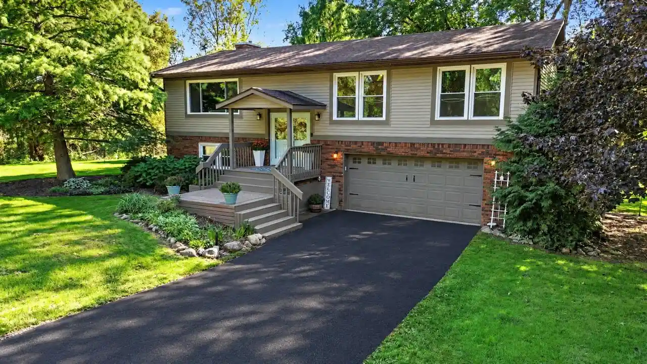 Photo 1 of Single family home for sale at 3557 Valentine Rd, Whitmore Lake, MI 48189 | MLS# 81026051622 | Listing updated on 2026-10-03