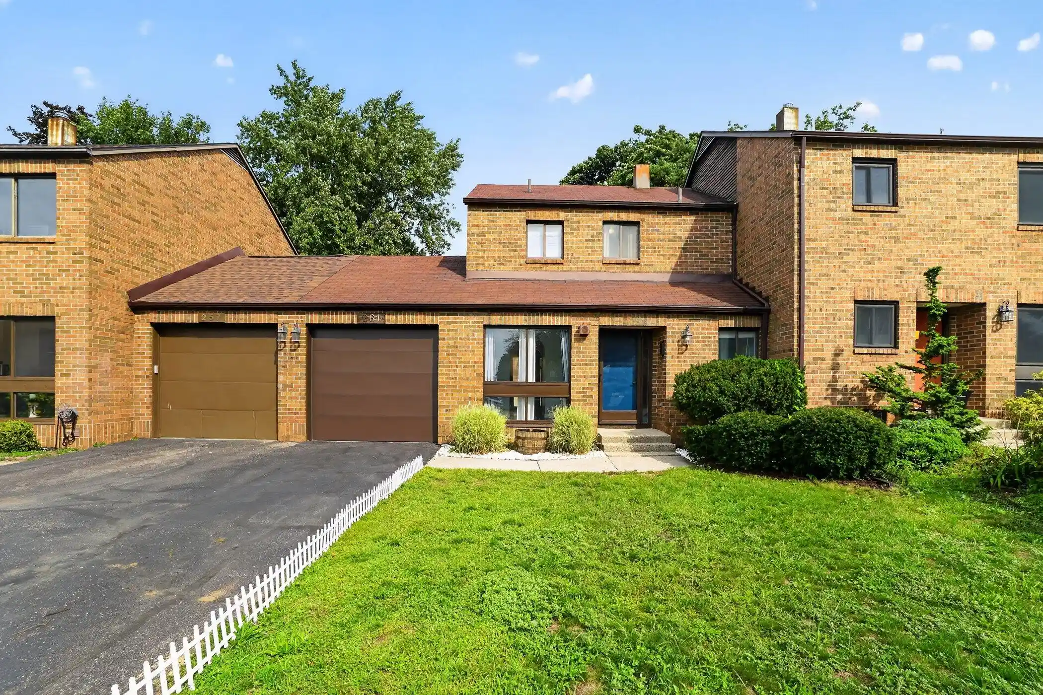 Photo 1 of Single family home for sale at 261 Heritage Cmns St Se, Grand Rapids, MI 49503 | MLS# 65026051634 | Listing updated on 2026-10-21
