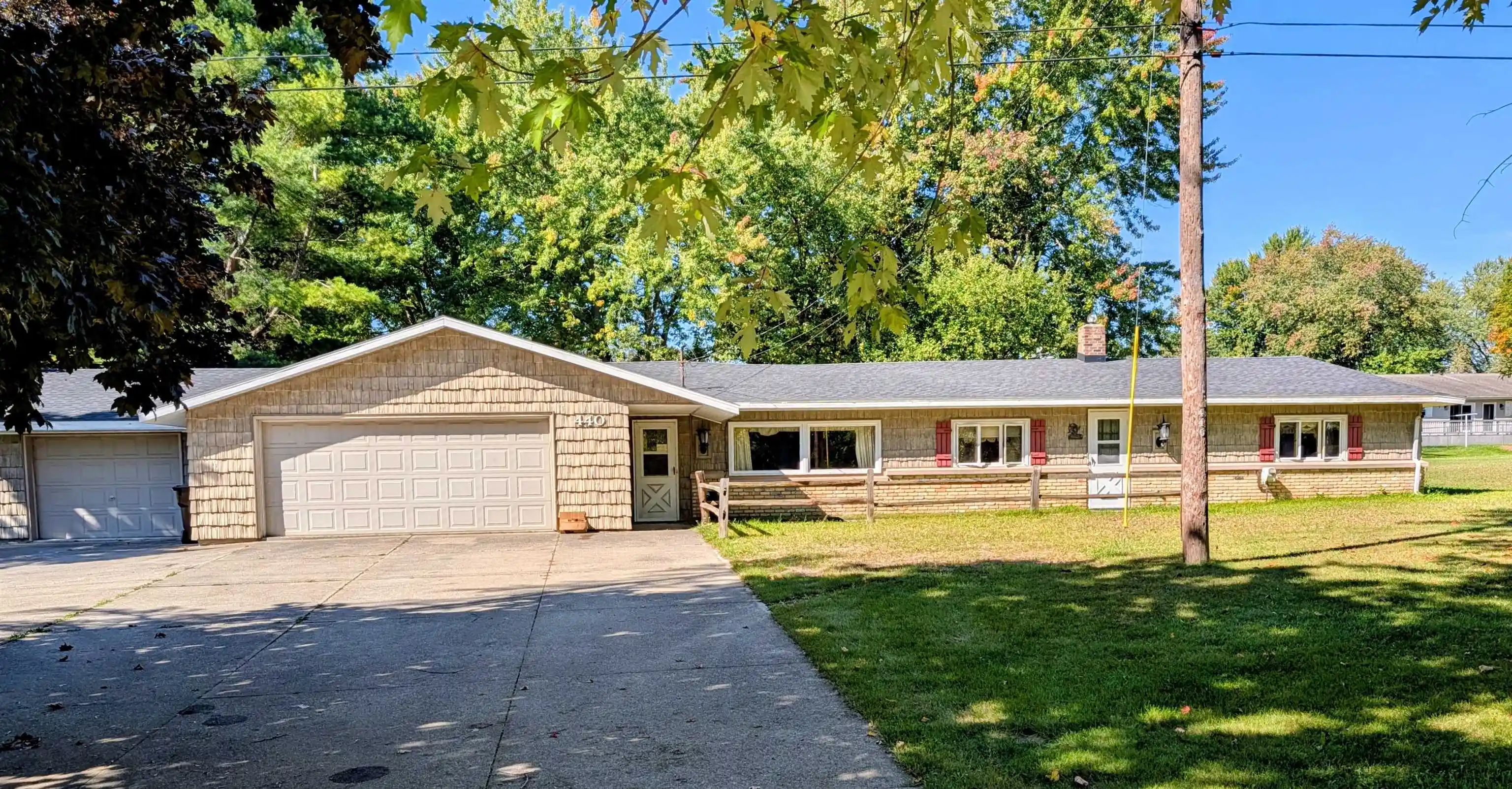 Single family home for sale at 440 S Chippewa St, Shepherd, MI 48883 | MLS# 79080073990