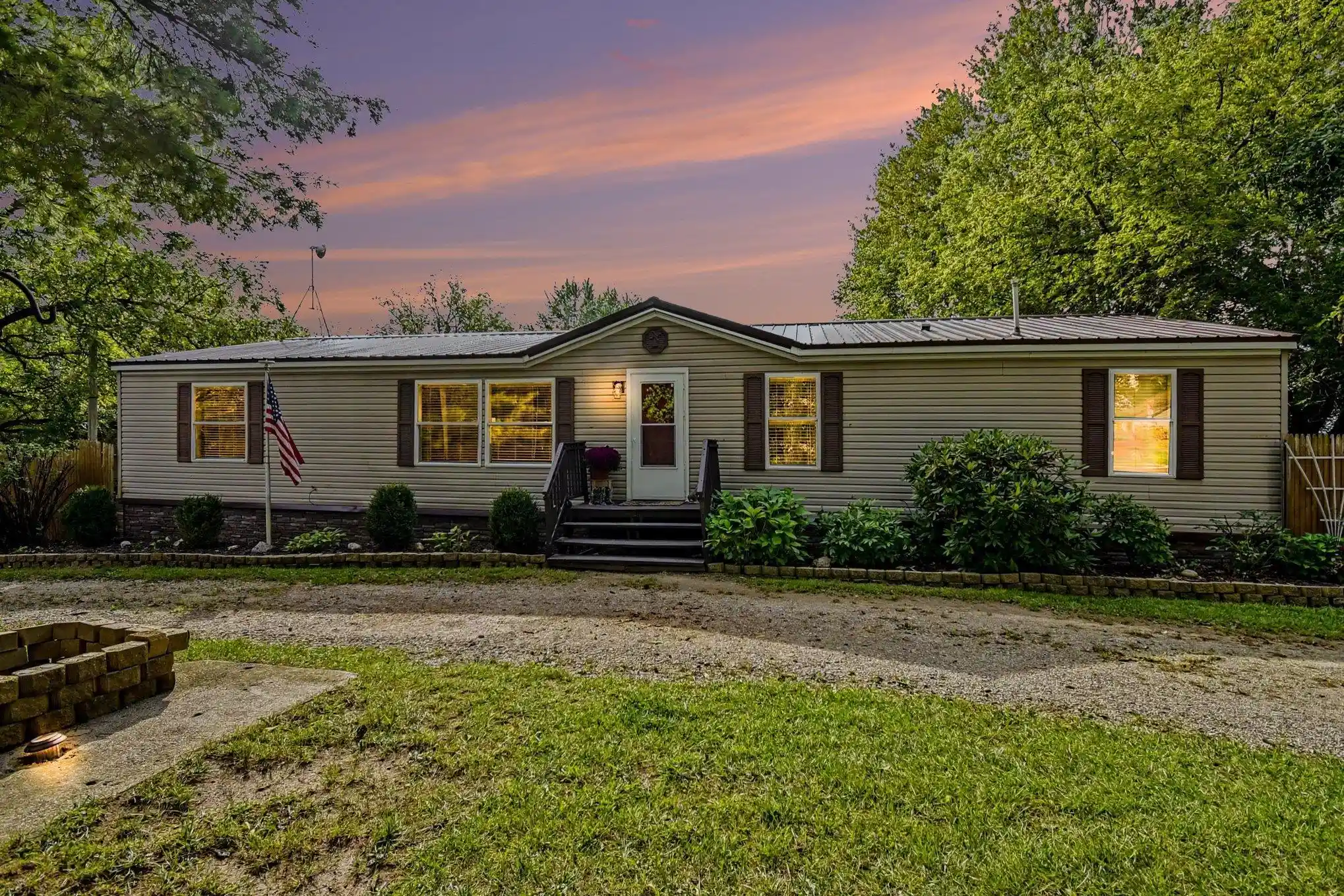 Photo 1 of Single family home for sale at 691 N Duffield Rd, Sumner, MI 48889 | MLS# 79080073991 | Listing updated on 2026-10-26