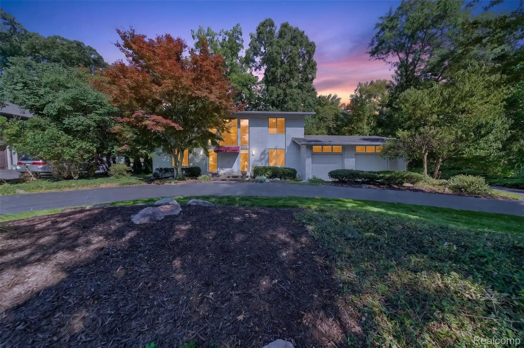 Photo 1 of Single family home for sale at 28256 Harwich Dr, Farmington Hills, MI 48334 | MLS# 20261078485 | Listing updated on 2026-10-01