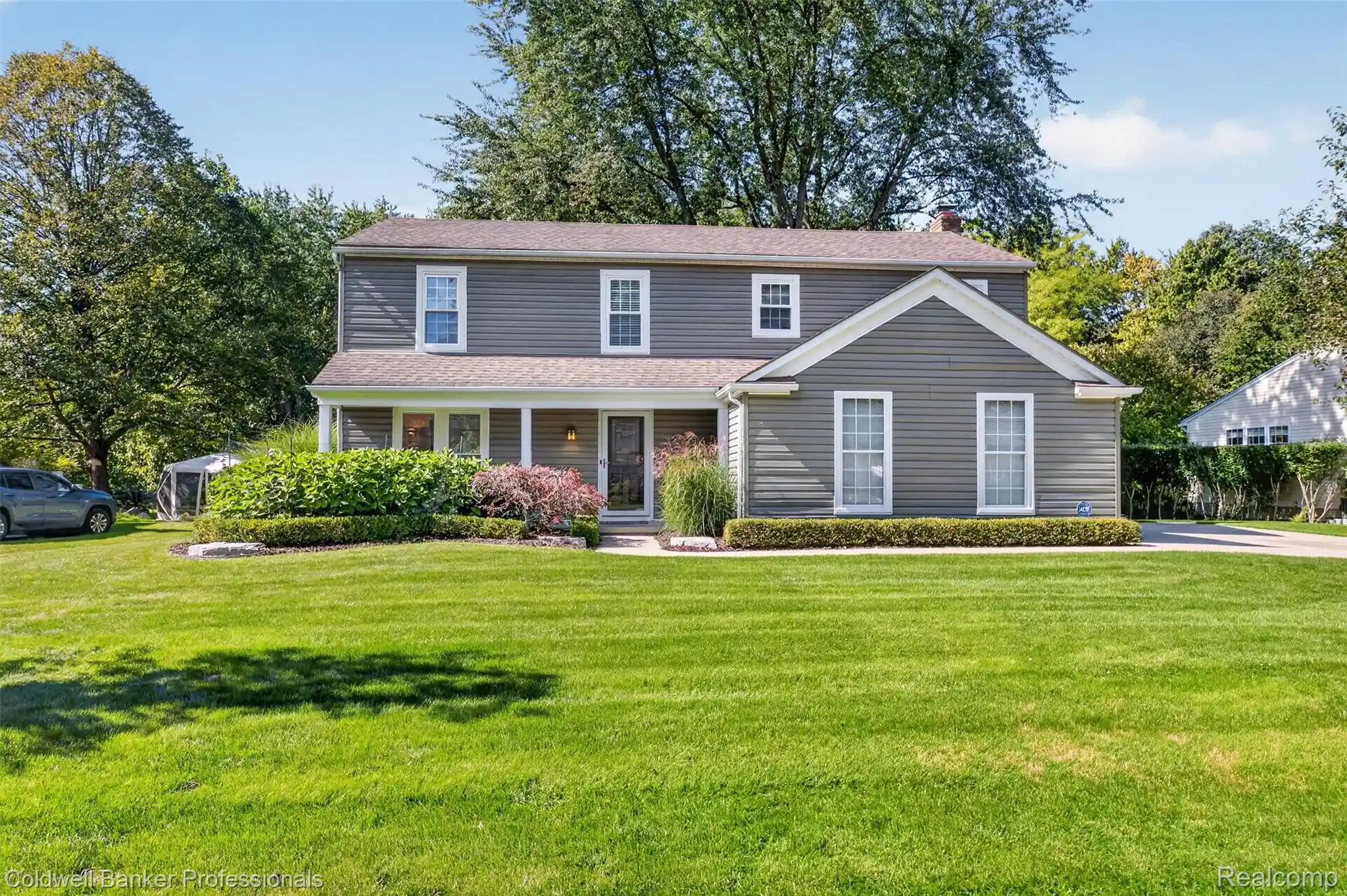Photo 1 of Sale Pending at 1171 Barneswood Ln, Rochester Hills, MI 48306 | MLS# 20261078562 | Listing updated on 2026-10-29