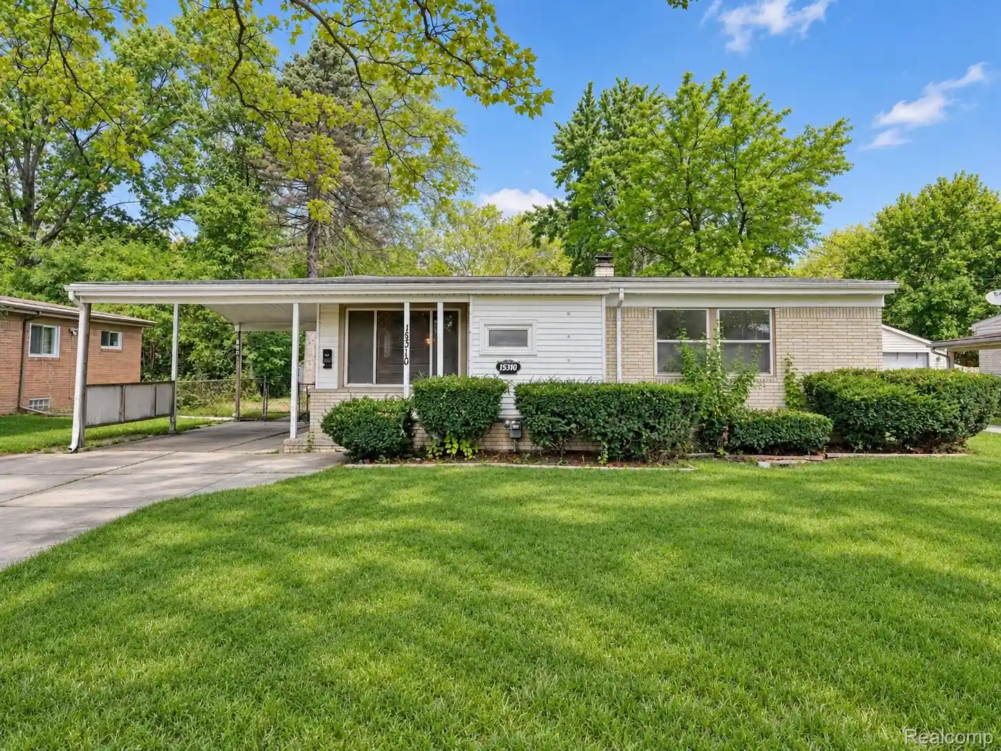 Photo 1 of Single family home for sale at 15310 Oak Park Blvd, Oak Park, MI 48237 | MLS# 20261078571 | Listing updated on 2026-10-17