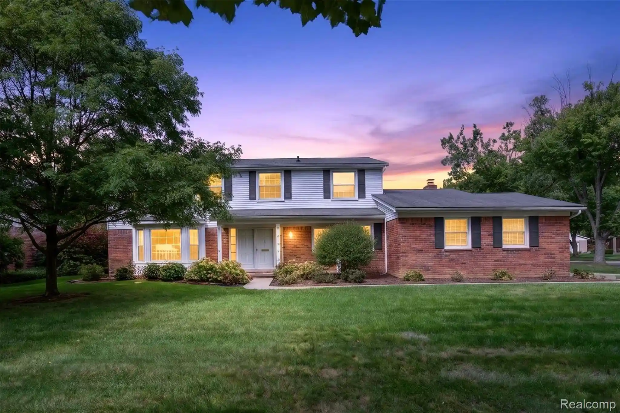 Photo 1 of Sale Pending at 3891 Boulder Dr, Troy, MI 48084 | MLS# 20261078650 | Listing updated on 2026-10-19
