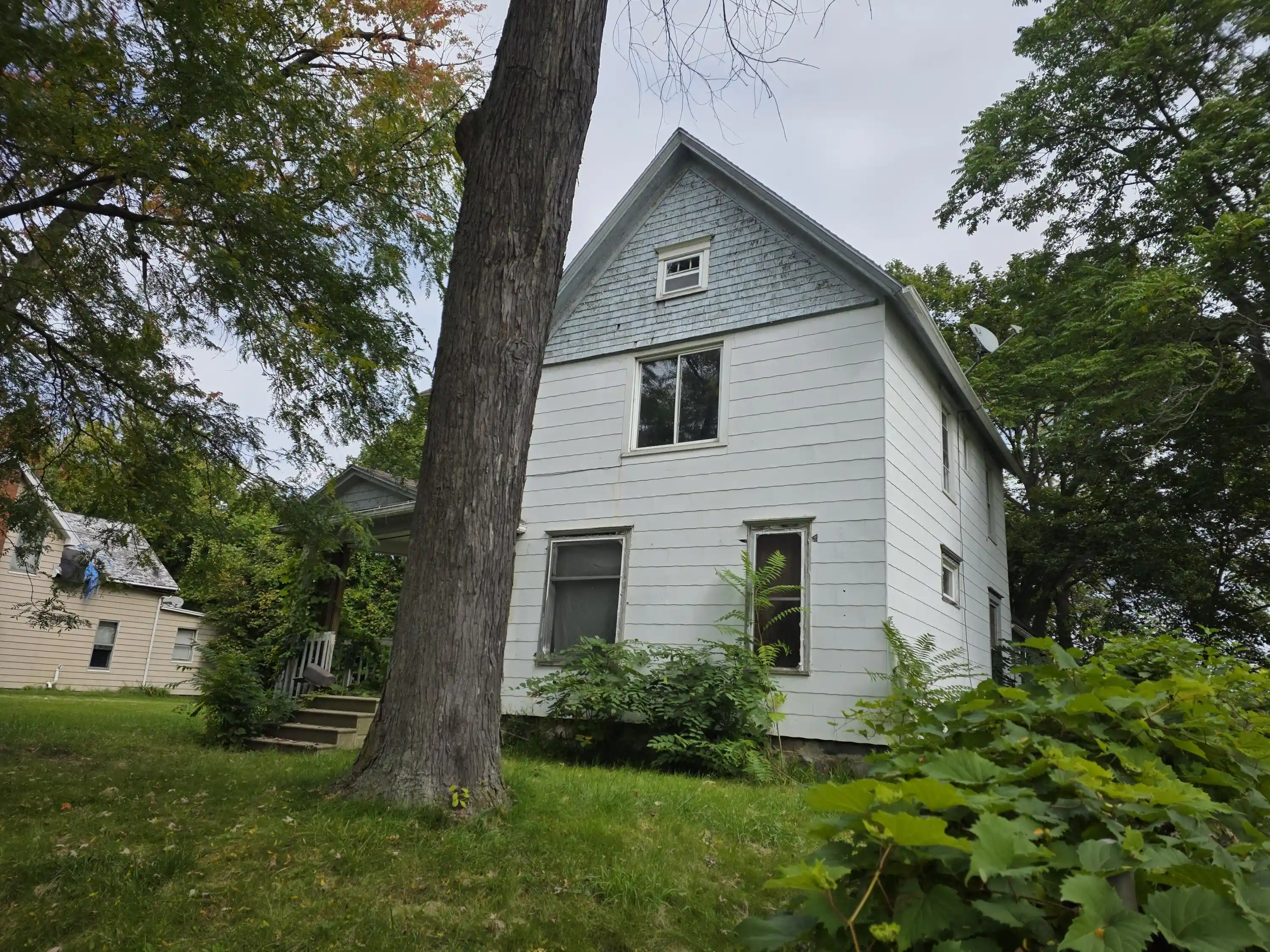 Multi family home for sale at 943 Chittock Ave, Jackson, MI 49203 | MLS# 55026051776