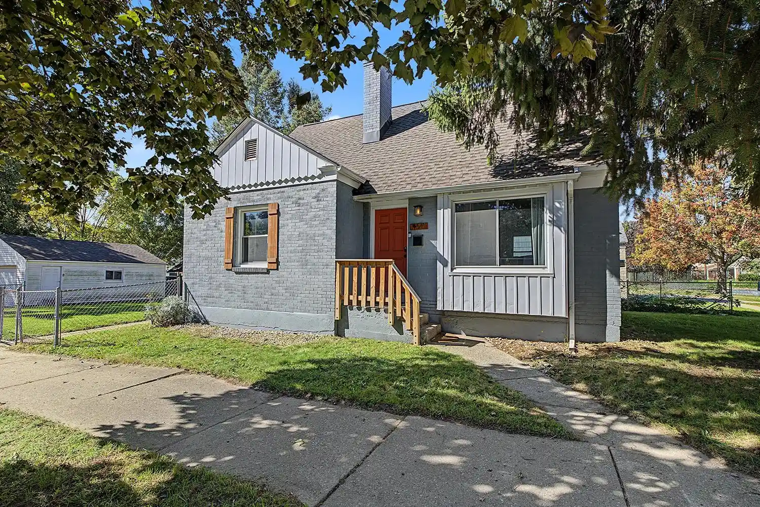Photo 1 of Sale Pending at 101 Sw Marion Ave, Grand Rapids, MI 49504 | MLS# 78080074017 | Listing updated on 2026-10-14