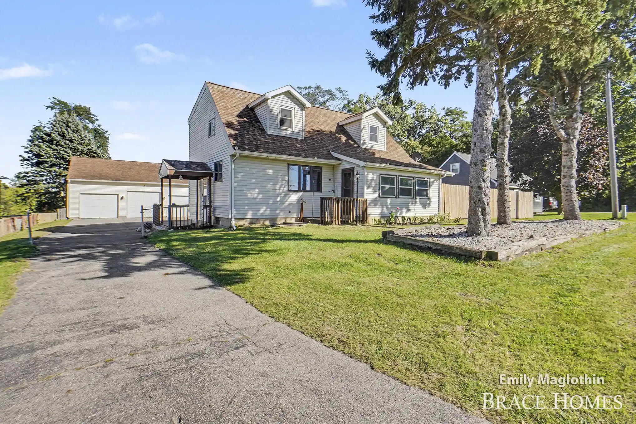Photo 1 of Single family home for sale at 9422 Sparta Ave Nw, Sparta, MI 49345 | MLS# 65026051823 | Listing updated on 2026-09-29