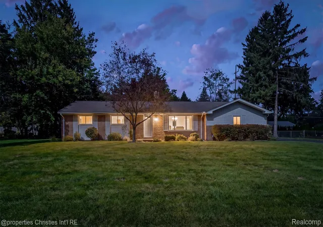 Photo 1 of Single family home for sale at 1311 Winchcombe Dr, Bloomfield Hills, MI 48304 | MLS# 20261078822 | Listing updated on 2026-10-29