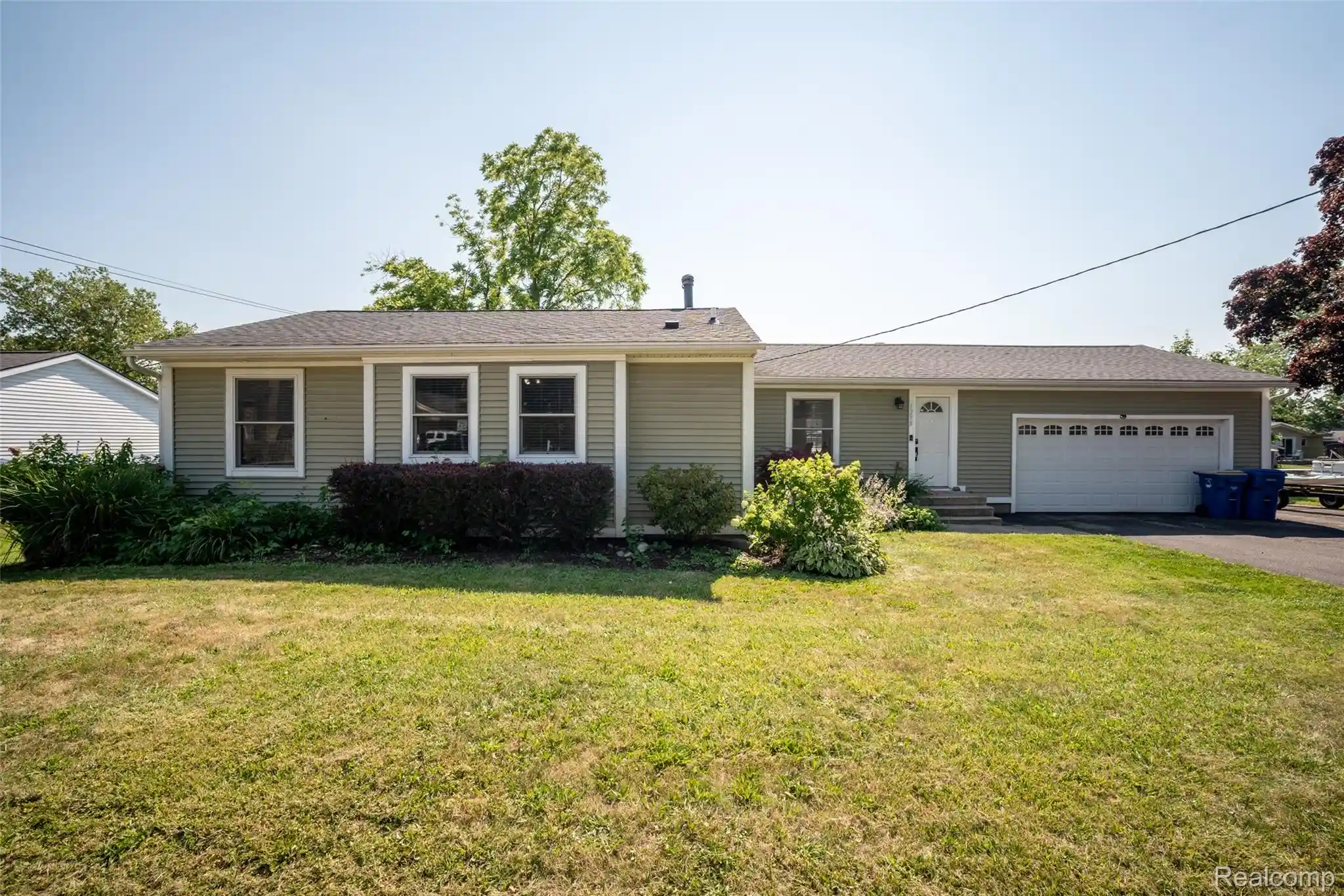 Photo 1 of Single family home for sale at 1298 S Cass Lake Rd, Waterford, MI 48328 | MLS# 20261078846 | Listing updated on 2026-10-17